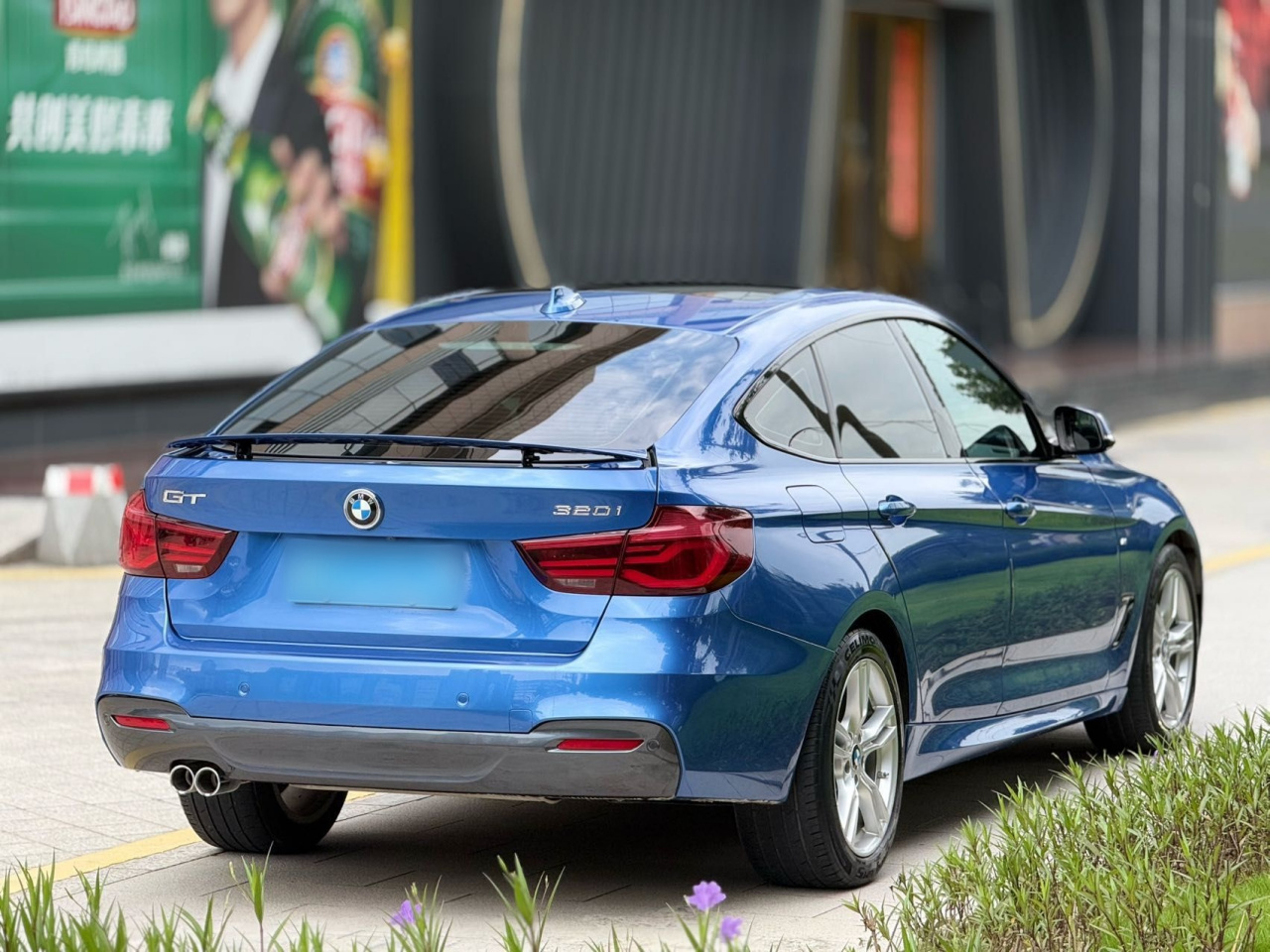 3 SeriesGT 2019 320i M Sport Package photo 4