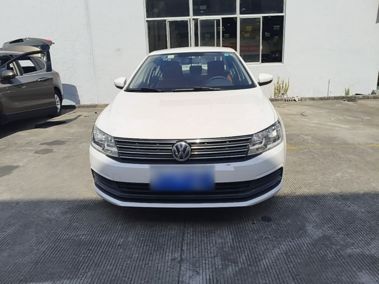 Lavida 2017 1.6L AT photo 2