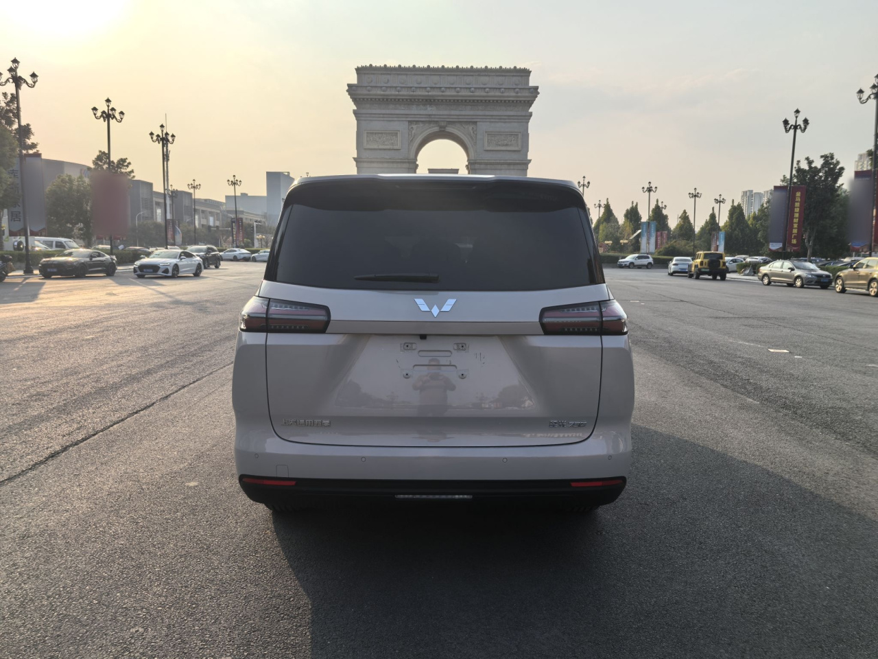 730 EV 2025 125km Luxury photo 5