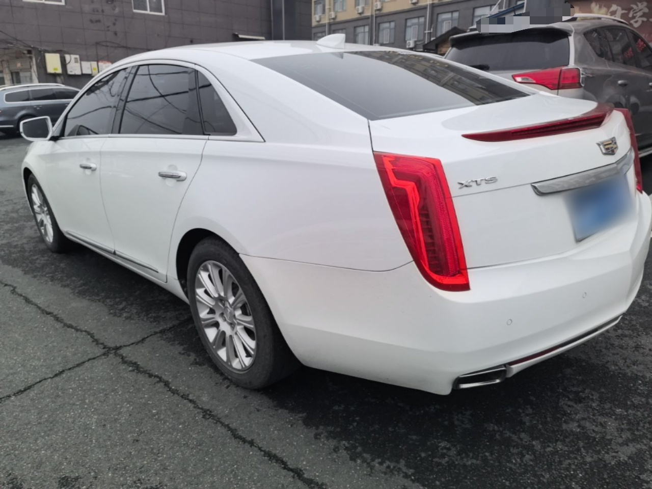 XTS 2017 28T Tech photo 4