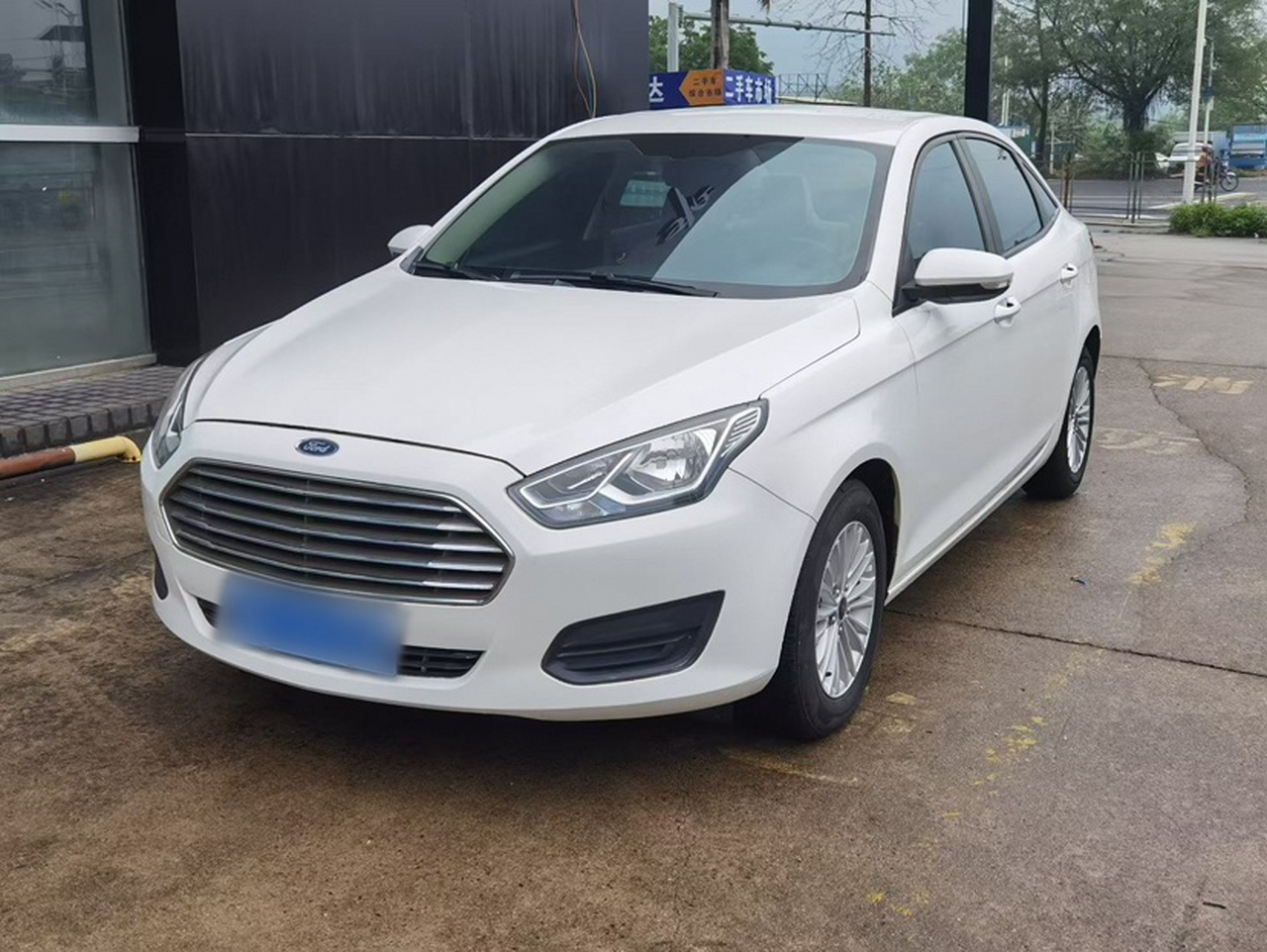 Escort 2017 Facelift 1.5L AT Comfort