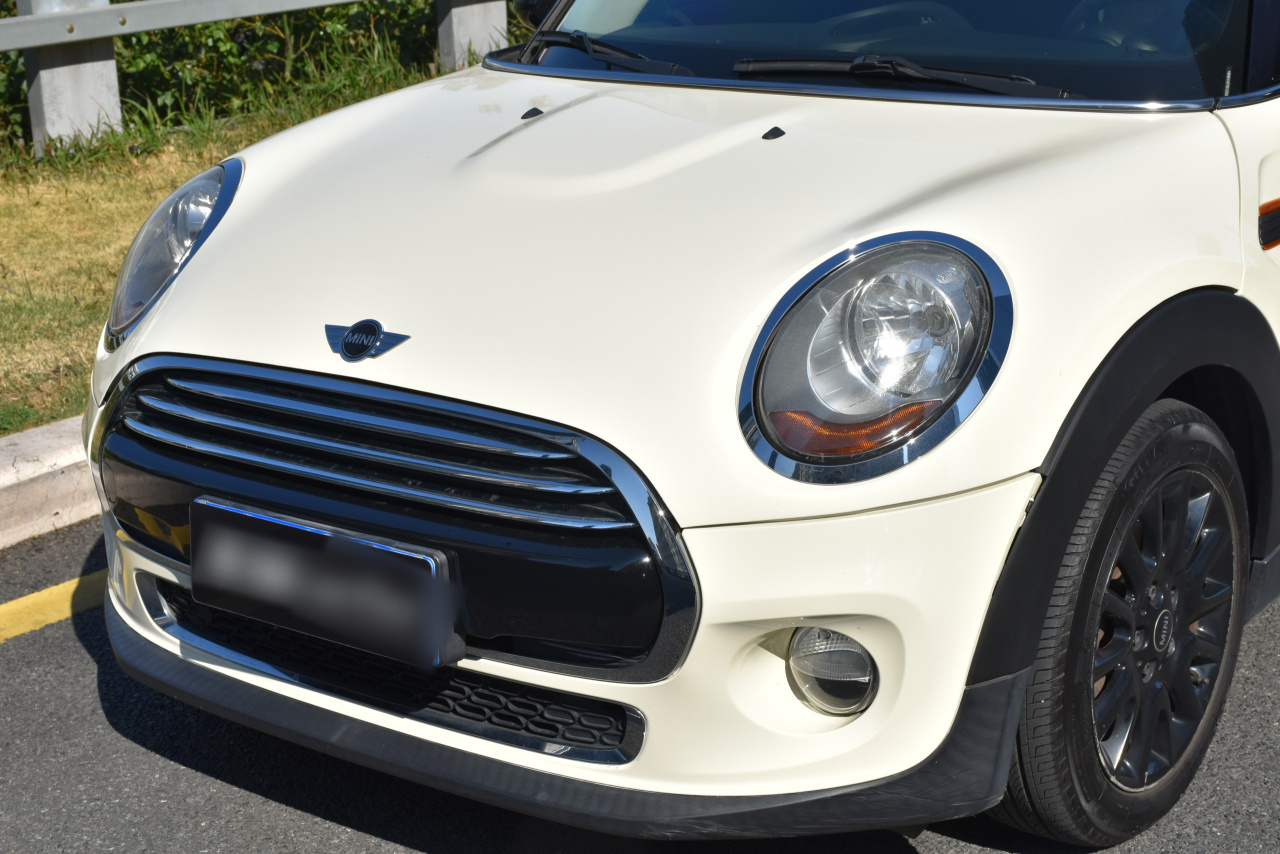 2016 1.5T COOPER 5-Door photo 3