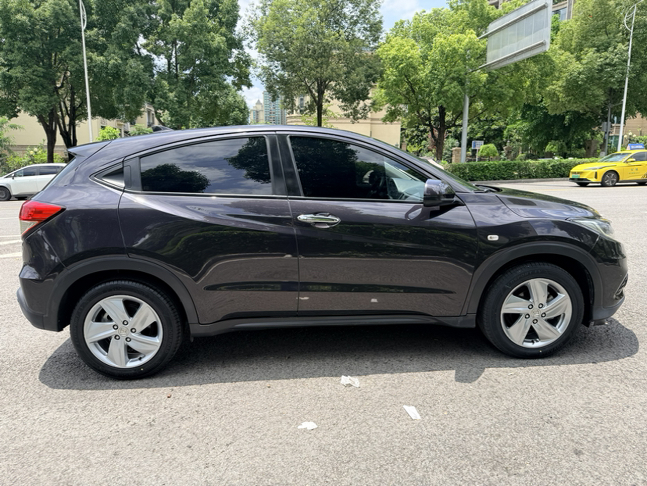 Vezel 2020 1.5L CVT Elite photo 3