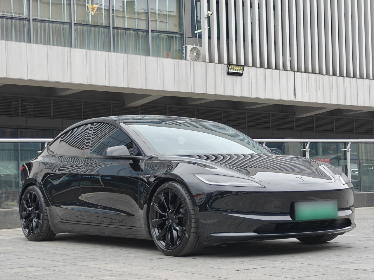 Model 3 2023 Long Range AWD photo 3