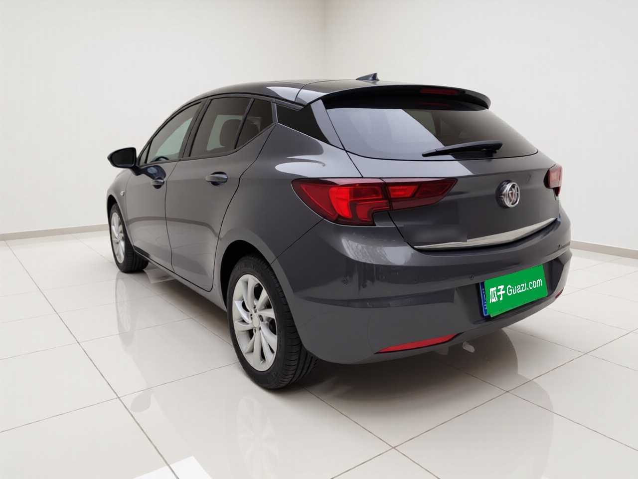 Verano 2016 Hatchback 15S AT Leading photo 4