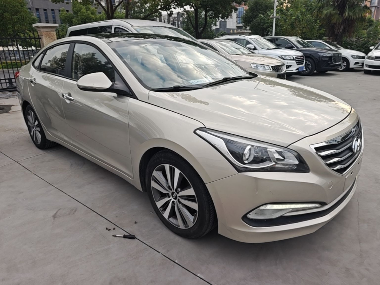 Mistra 2014 1.8L AT Premium DLX photo 5