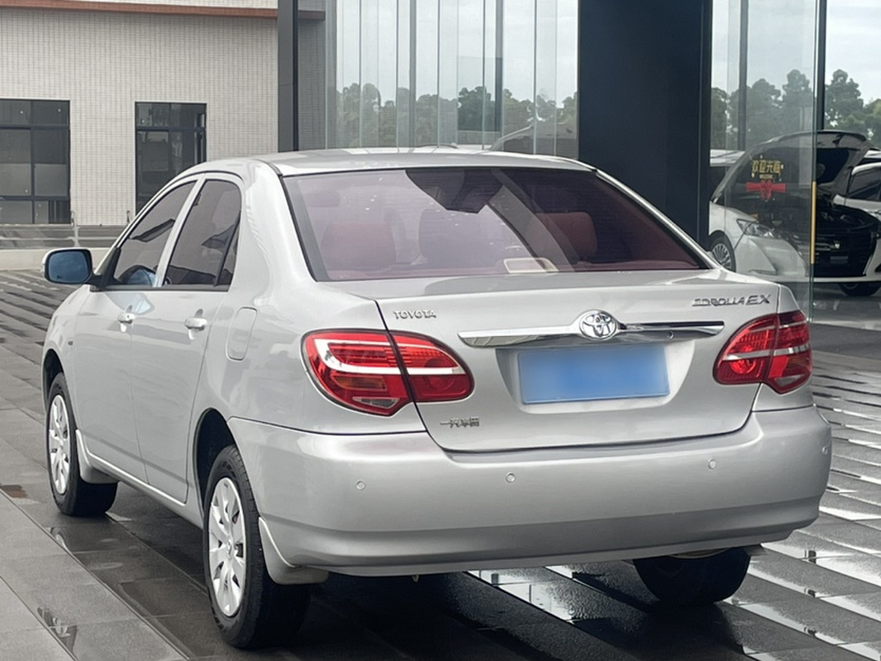 2013 1.6L AT Excellence photo 2