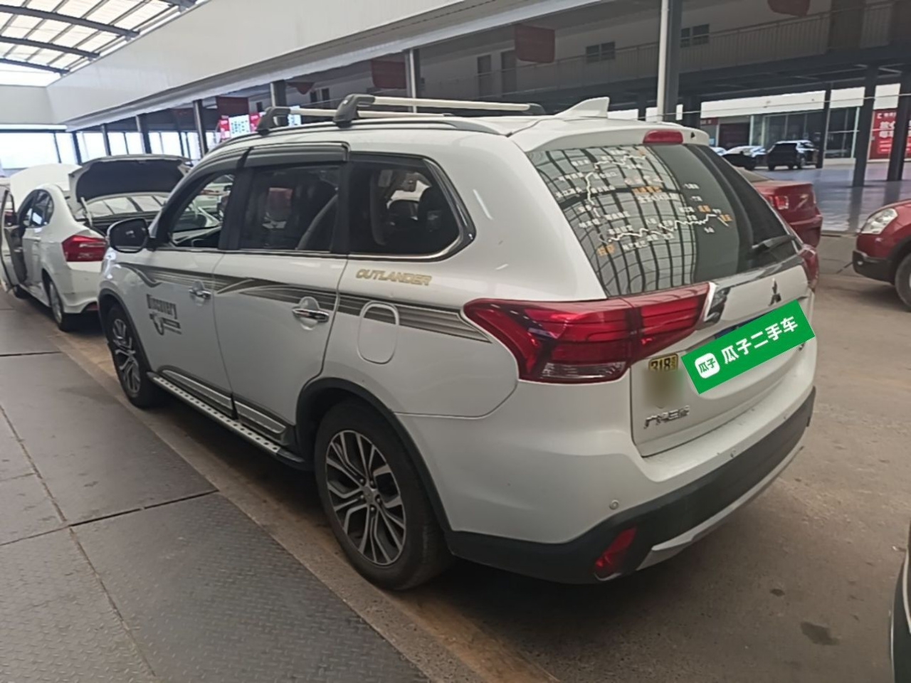 Outlander 2018 2.4L AWD Elite 5-Seater photo 4