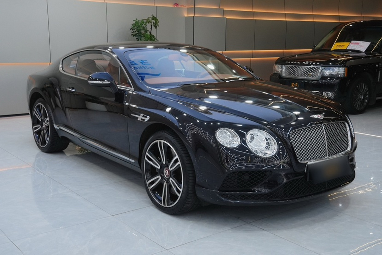 2017 4.0T GT V8 Standard photo 5