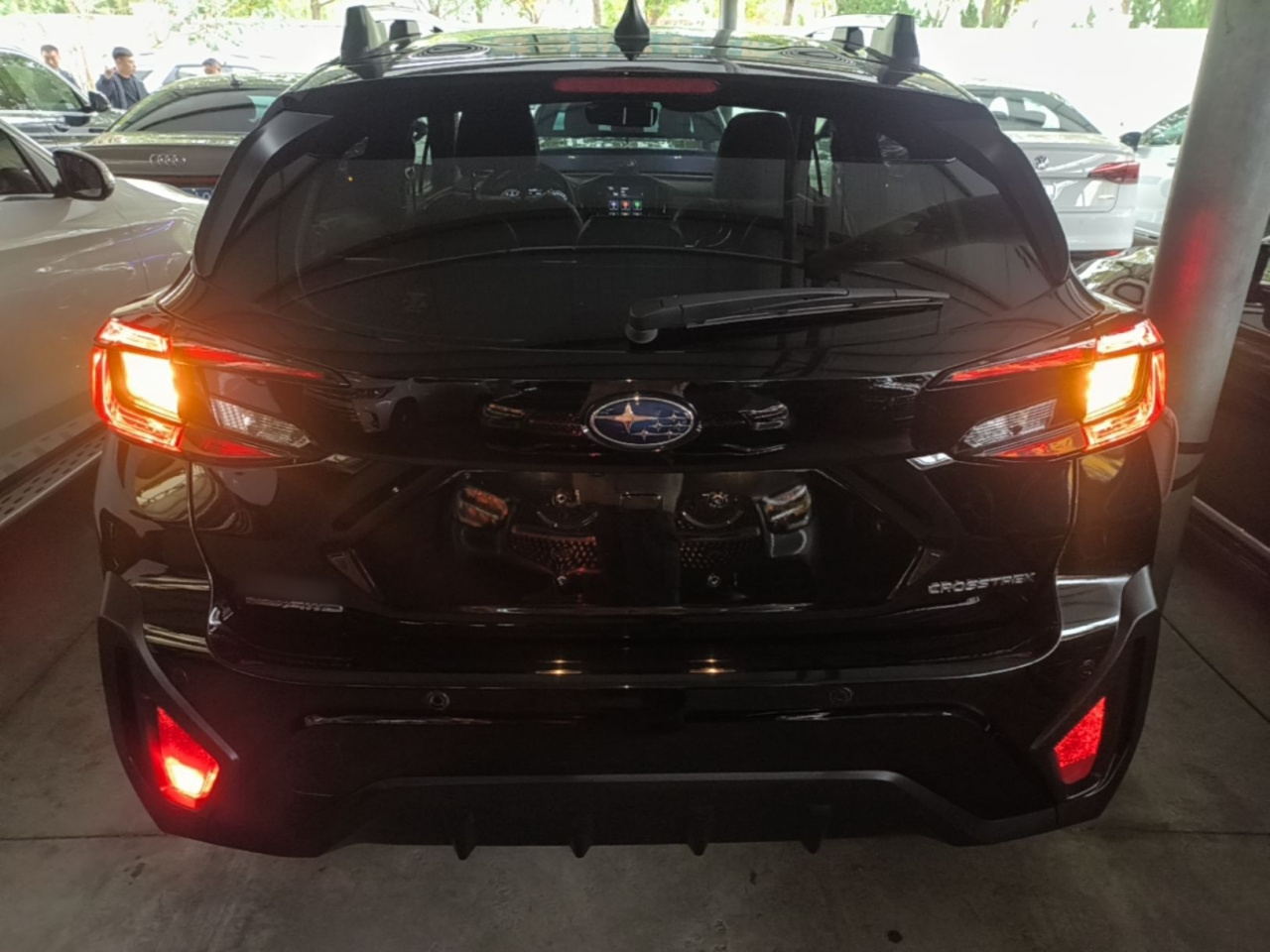 Leopard 2024 2.5i AWD Flagship EyeSight photo 3