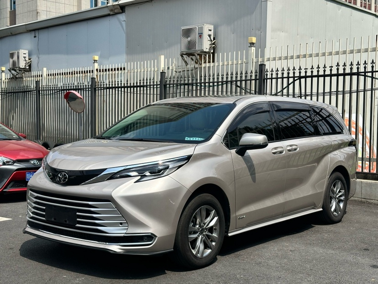 Sienna 2026 2.5L Hybrid RWD Comfort