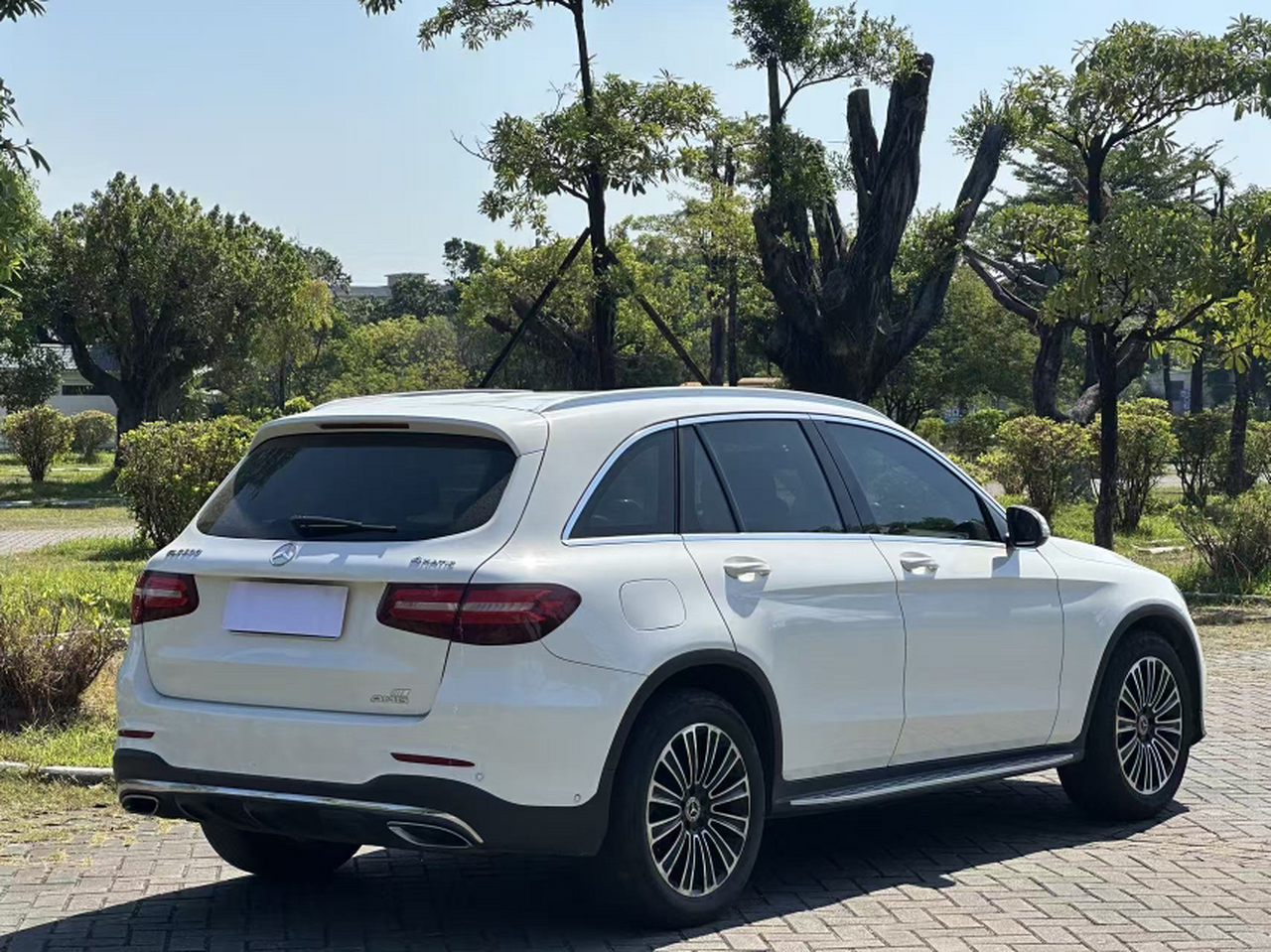 GLC 2018 GLC 260 4MATIC Dynamic photo 3
