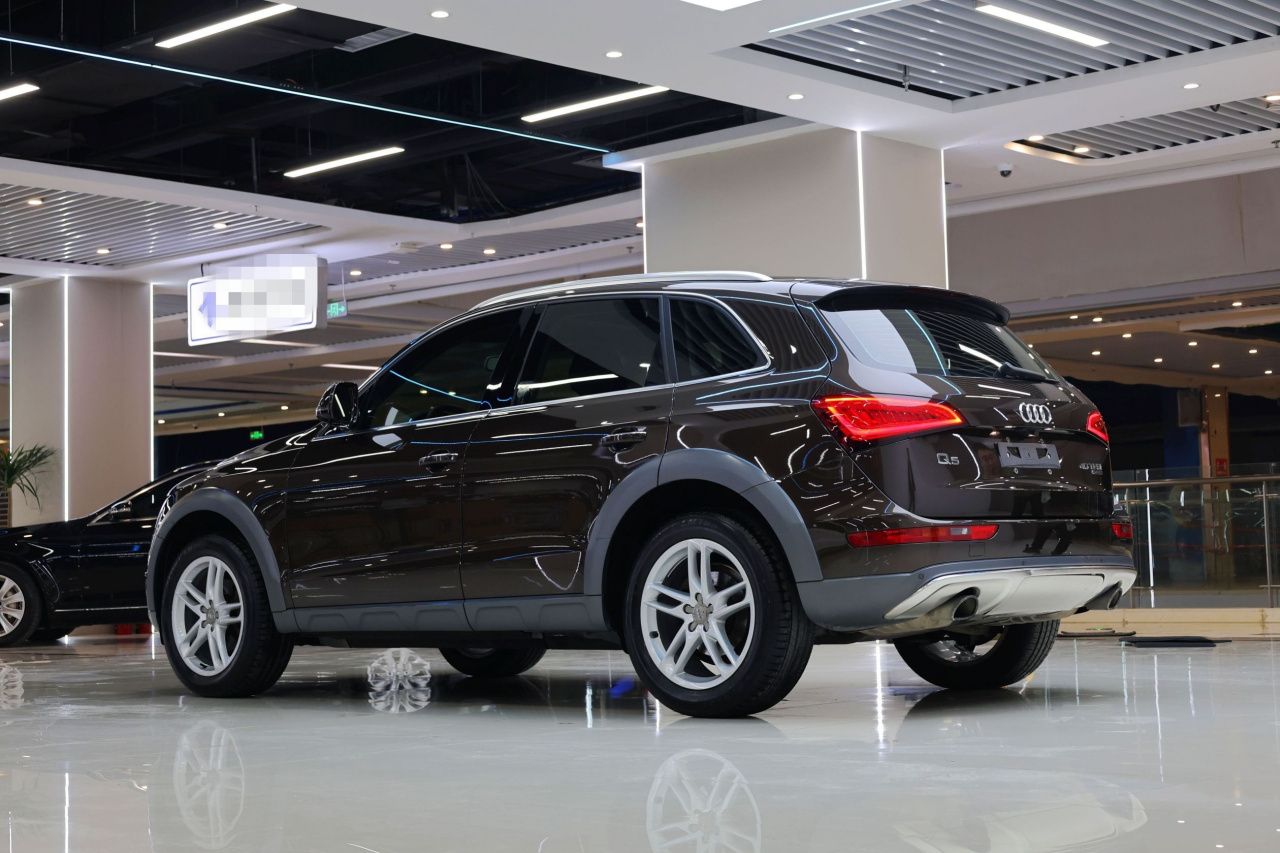 Q5 2017 Plus 40 TFSI Tech photo 4