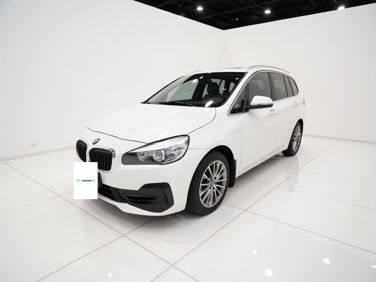 2 Series Wagon 2019 220i Leading