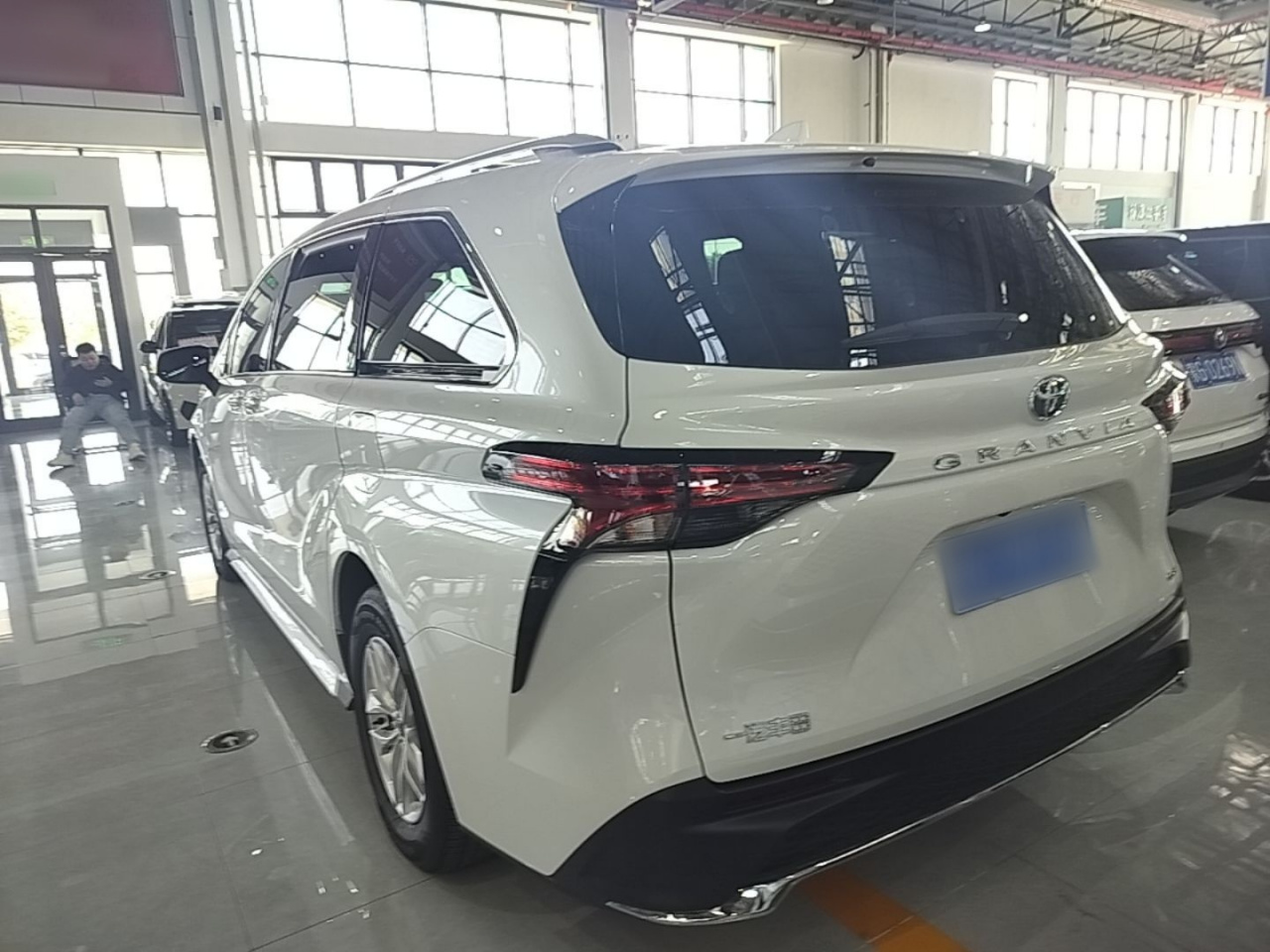 Granvia 2026 2.5L Hybrid Comfort photo 4