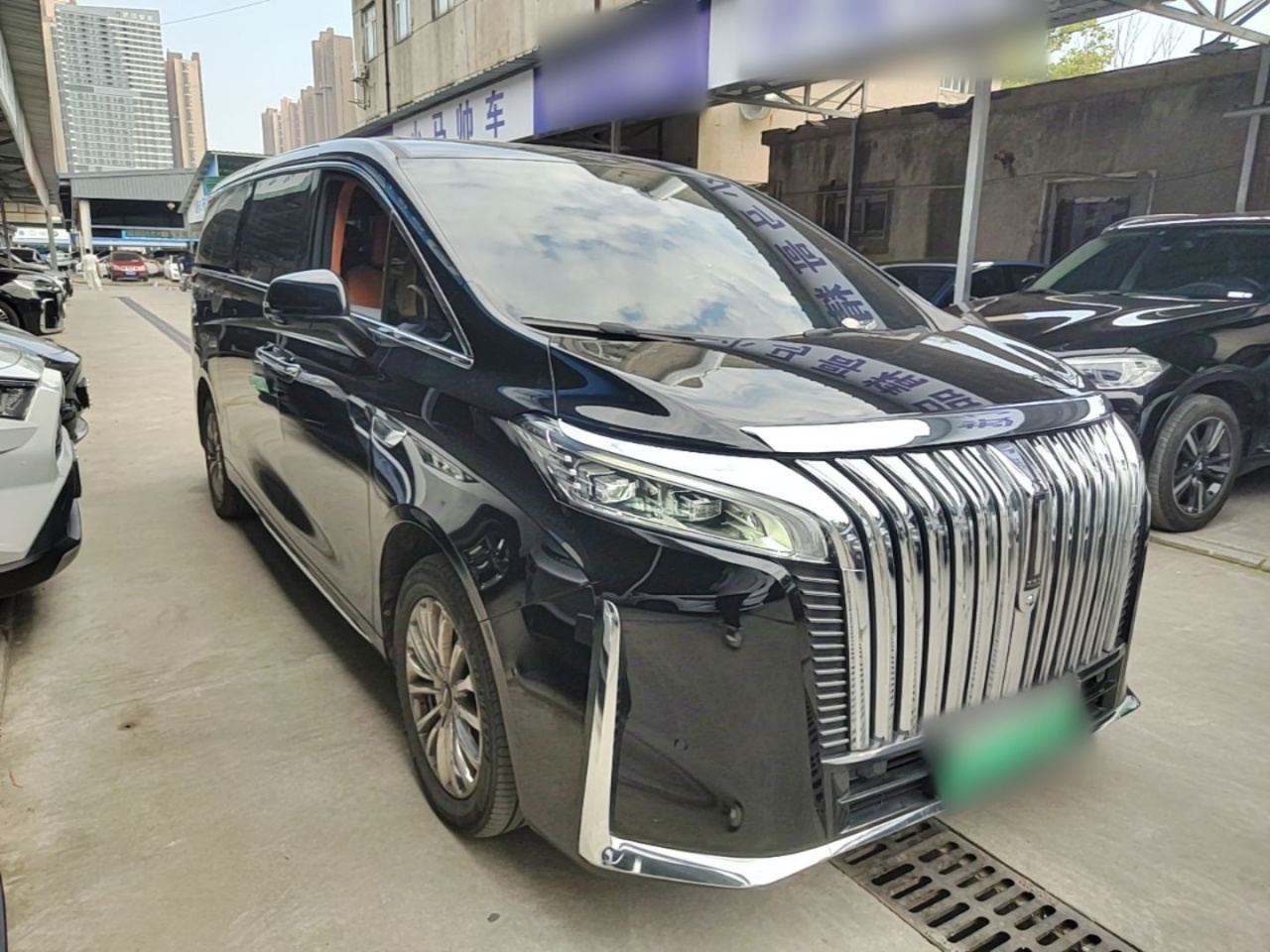 2023 AWD Executive Extended photo 3