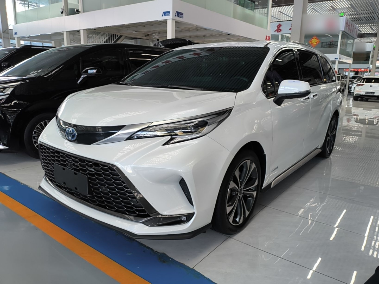 Granvia 2023 2.5L Hybrid VIP