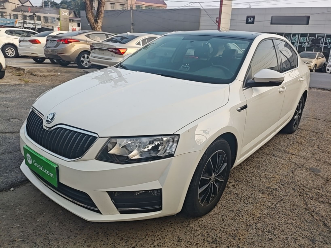 Octavia 2017 1.6L AT