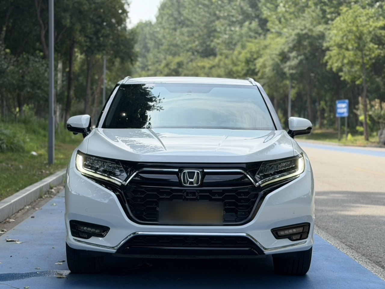 UR-V 2020 370TURBO RWD photo 3