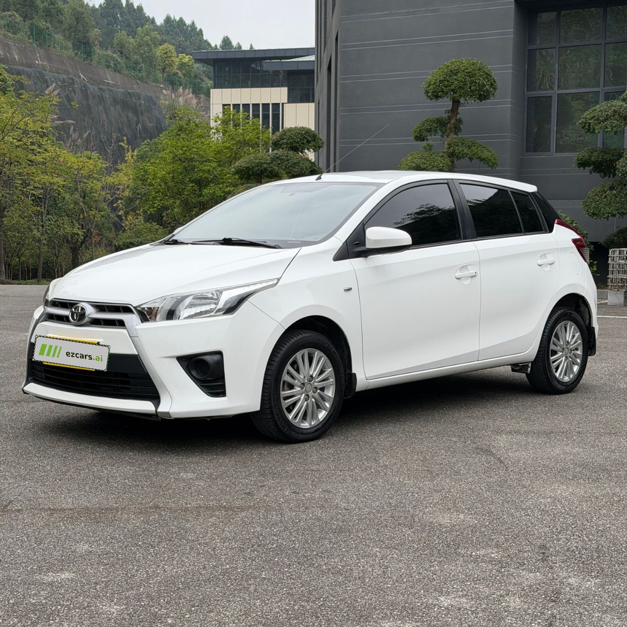 YARiS L 2015 1.5E AT
