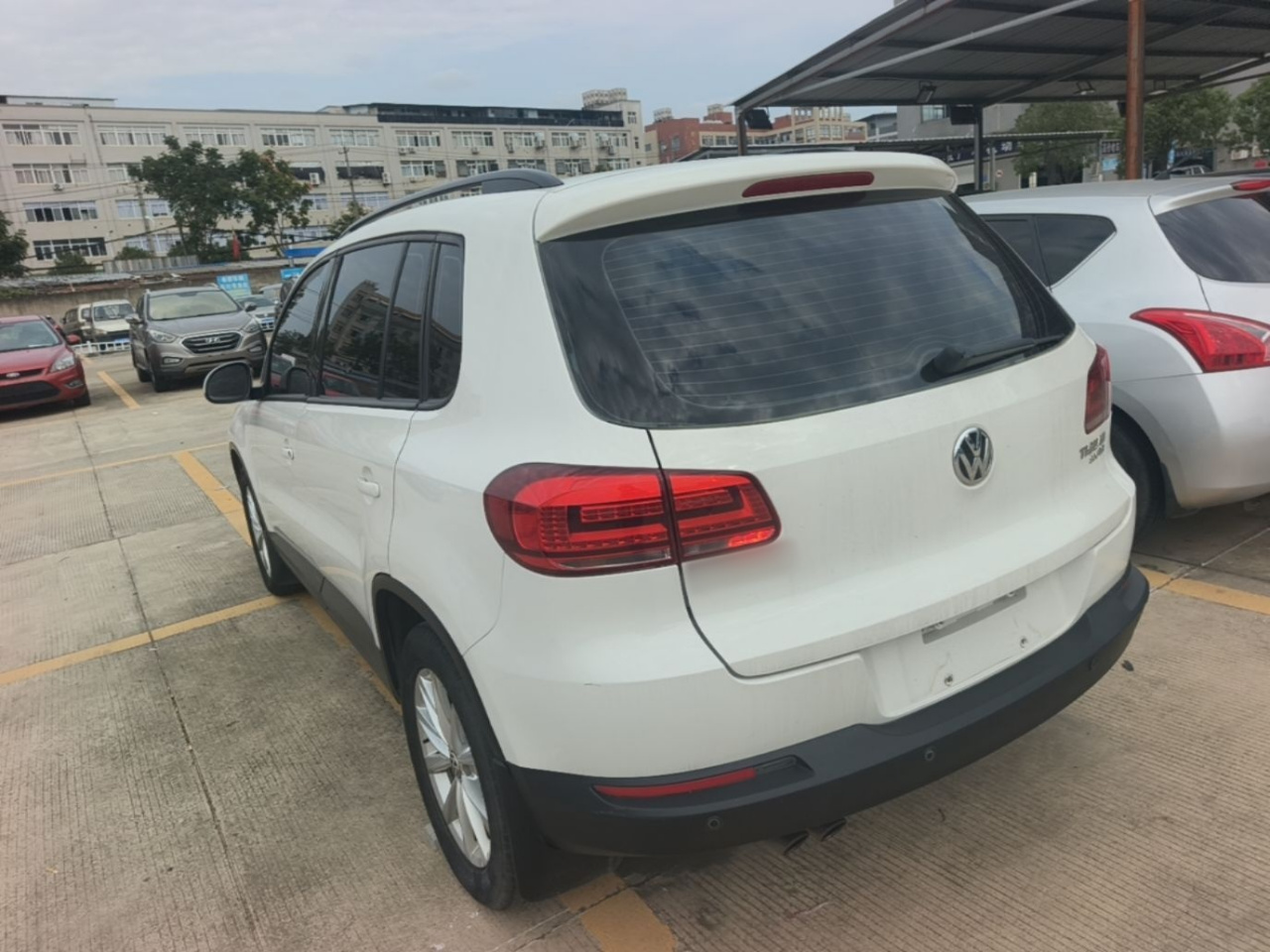 Tiguan 2017 300TSI AT RWD photo 4