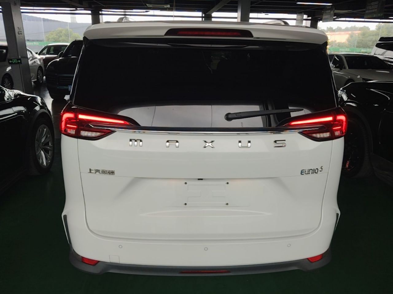 MAXUS EUNIQ 5 2020 Classic 7-Seater photo 5