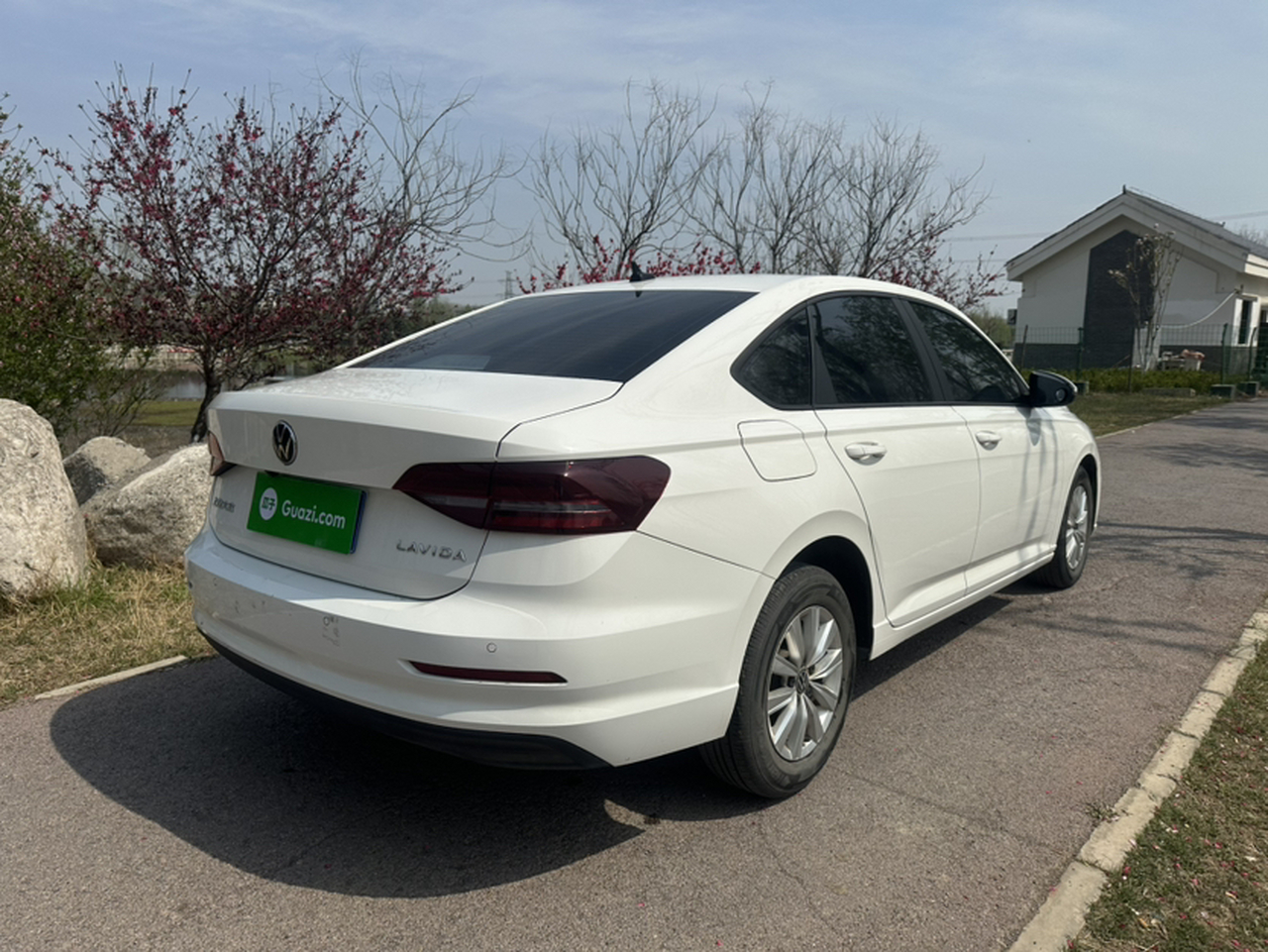 Lavida 2022 1.5L AT photo 2