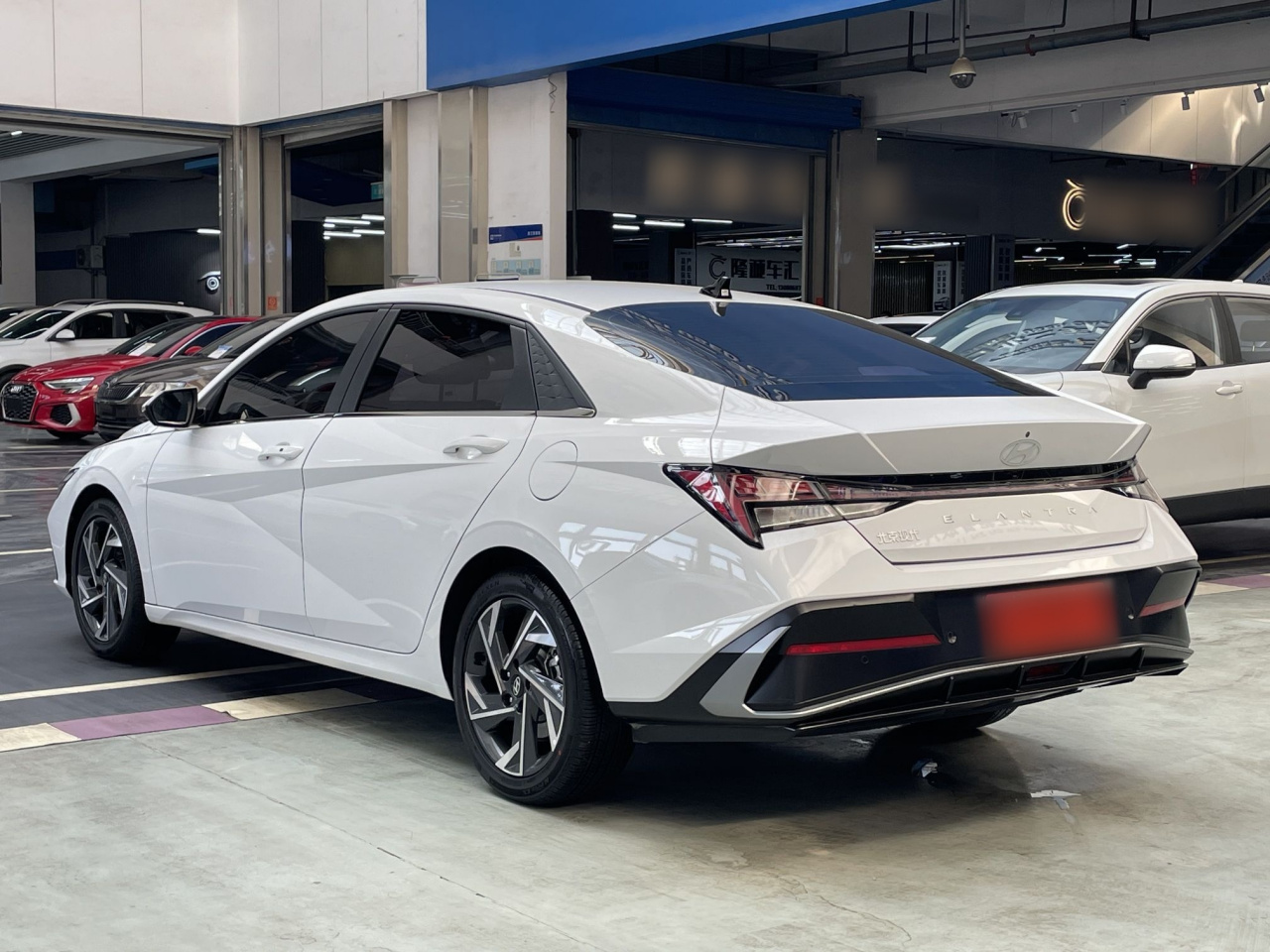 Elantra 2023 1.5L CVT LUX Premium photo 4