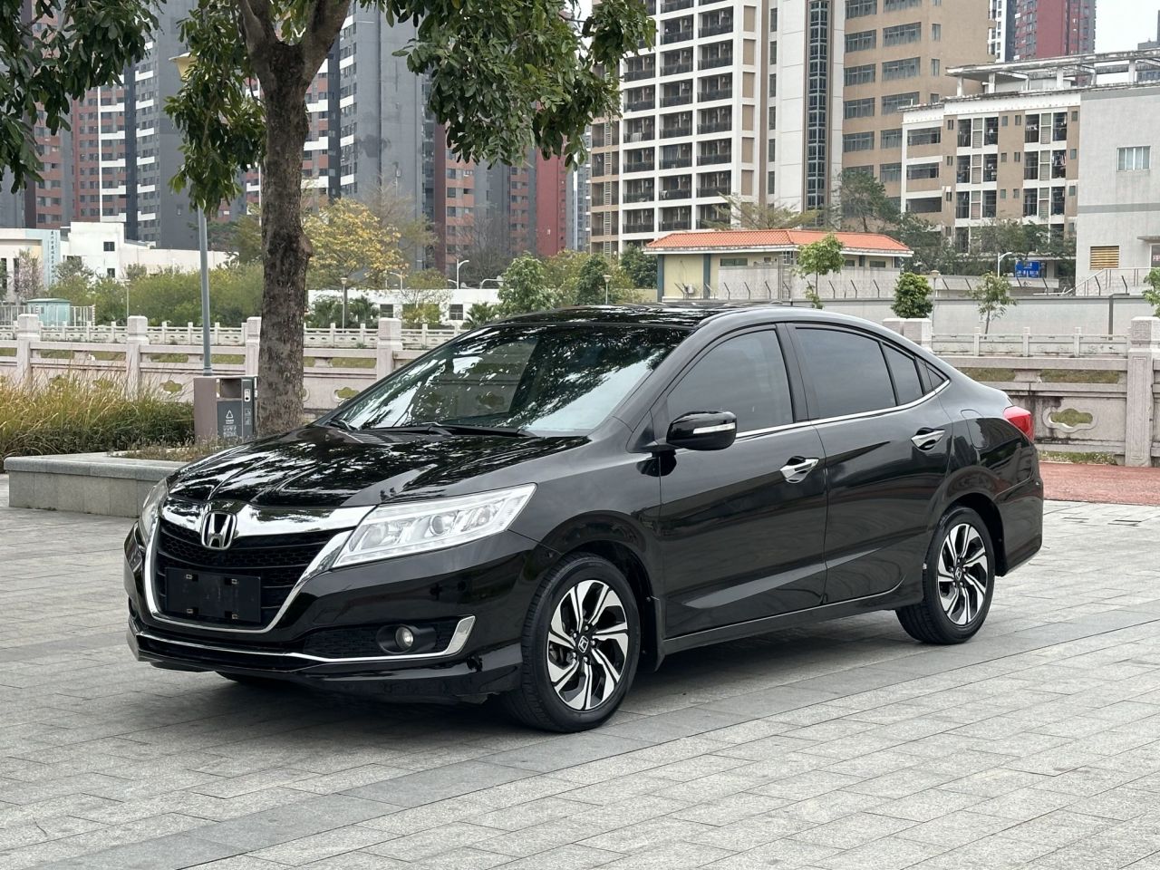 Crider 2016 1.8L CVT Luxury photo 2