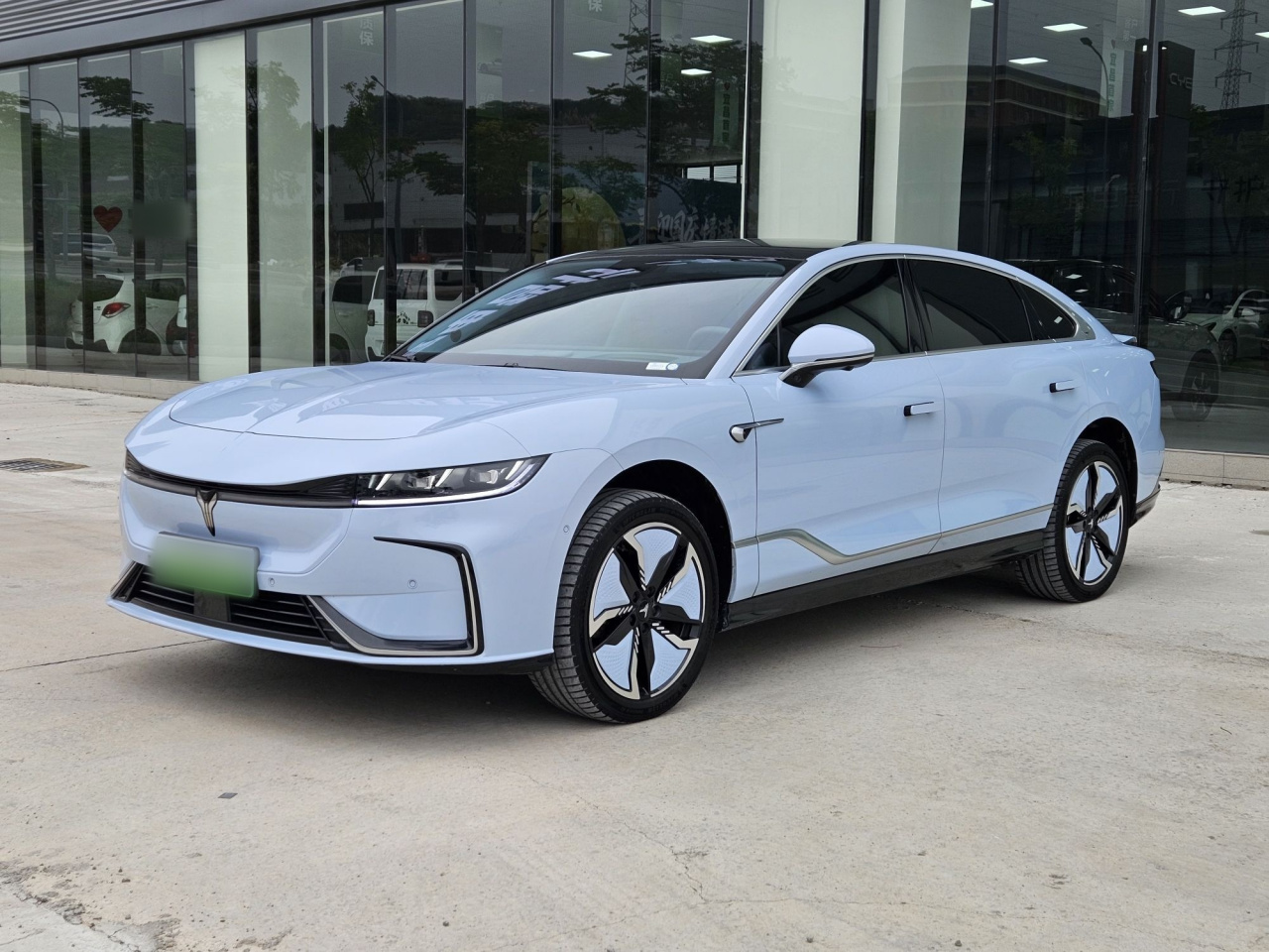 Voyah Passion 2023 AWD Flagship