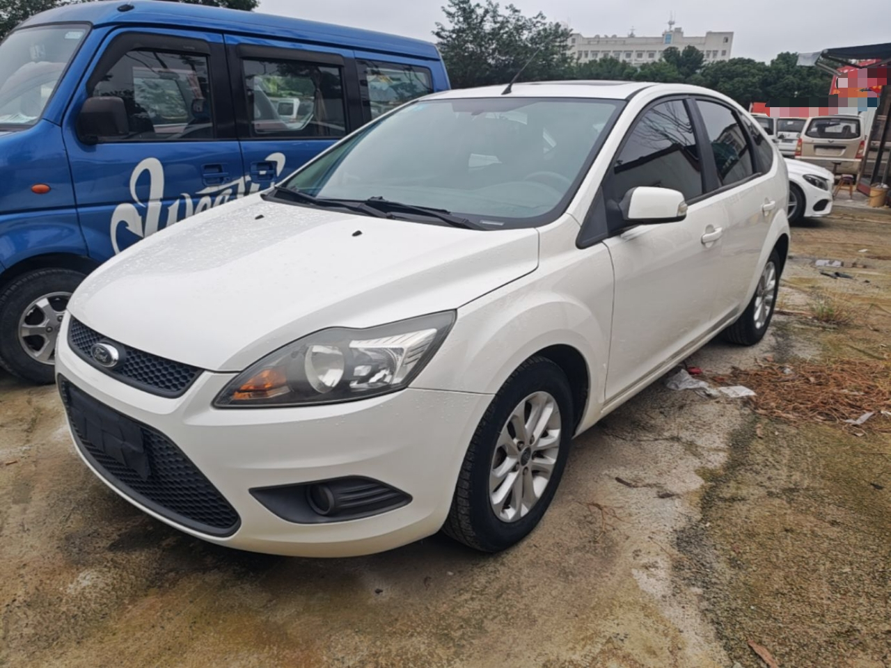 Focus 2013 Hatchback Classic 1.8L AT Anniversary Edition