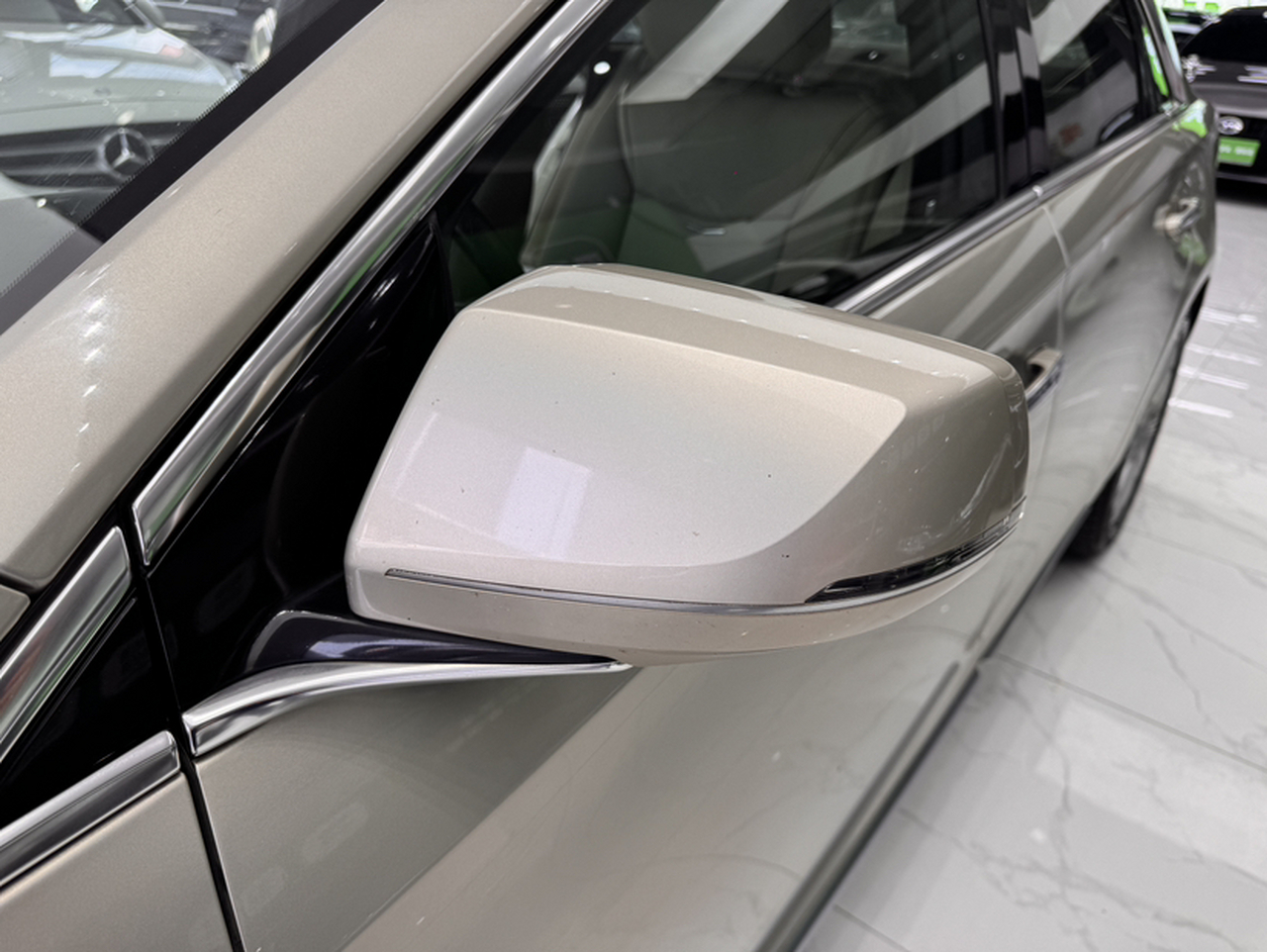 XTS 2013 28T Comfort photo 3