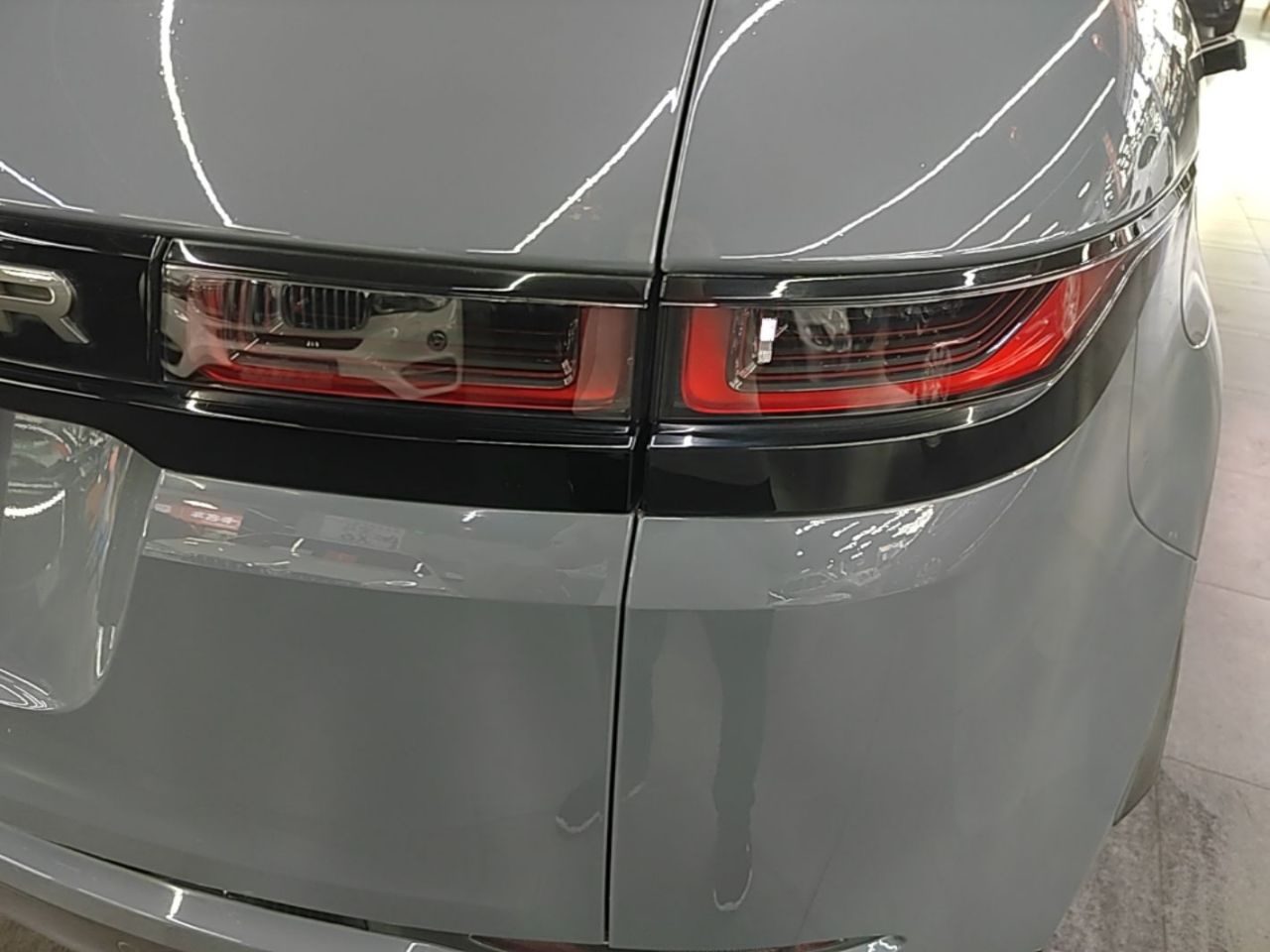 Range Rover Evoque 2020 249PS R-DYNAMIC S Sport photo 2