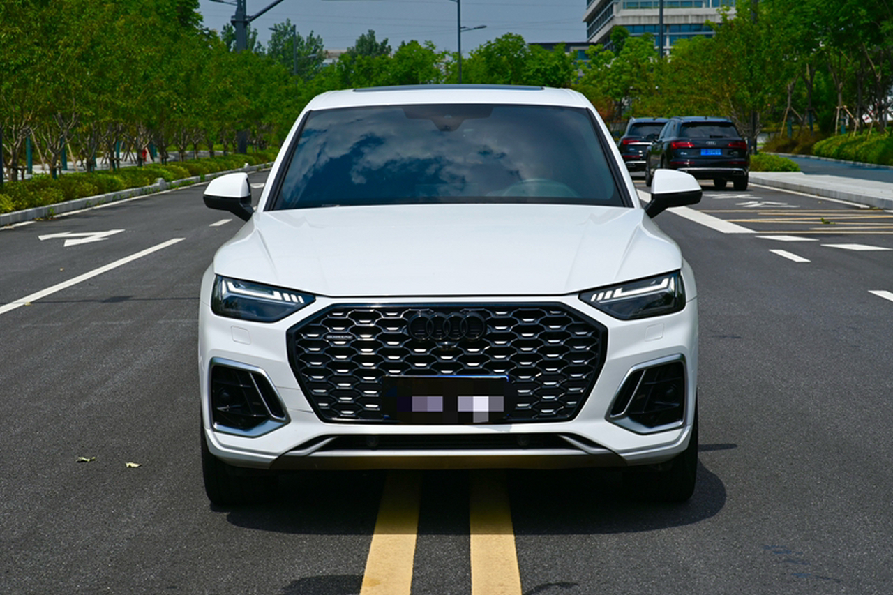 Q5L Sportback 2022 45 TFSI Luxury photo 3