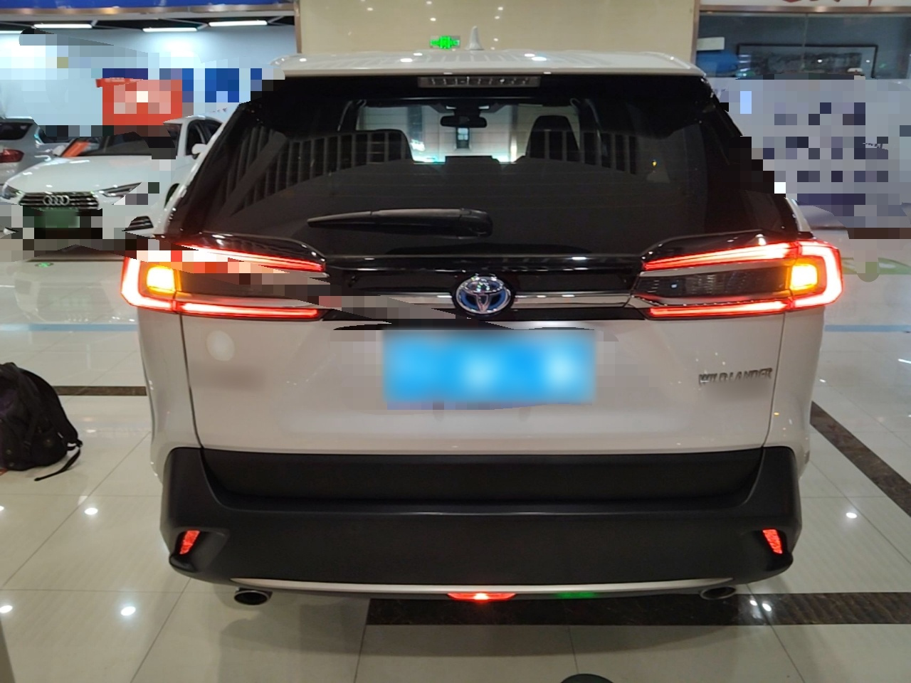 Toyota 丰田 2022款 双擎 2.5L E-CVT两驱豪华PLUS版 photo 3