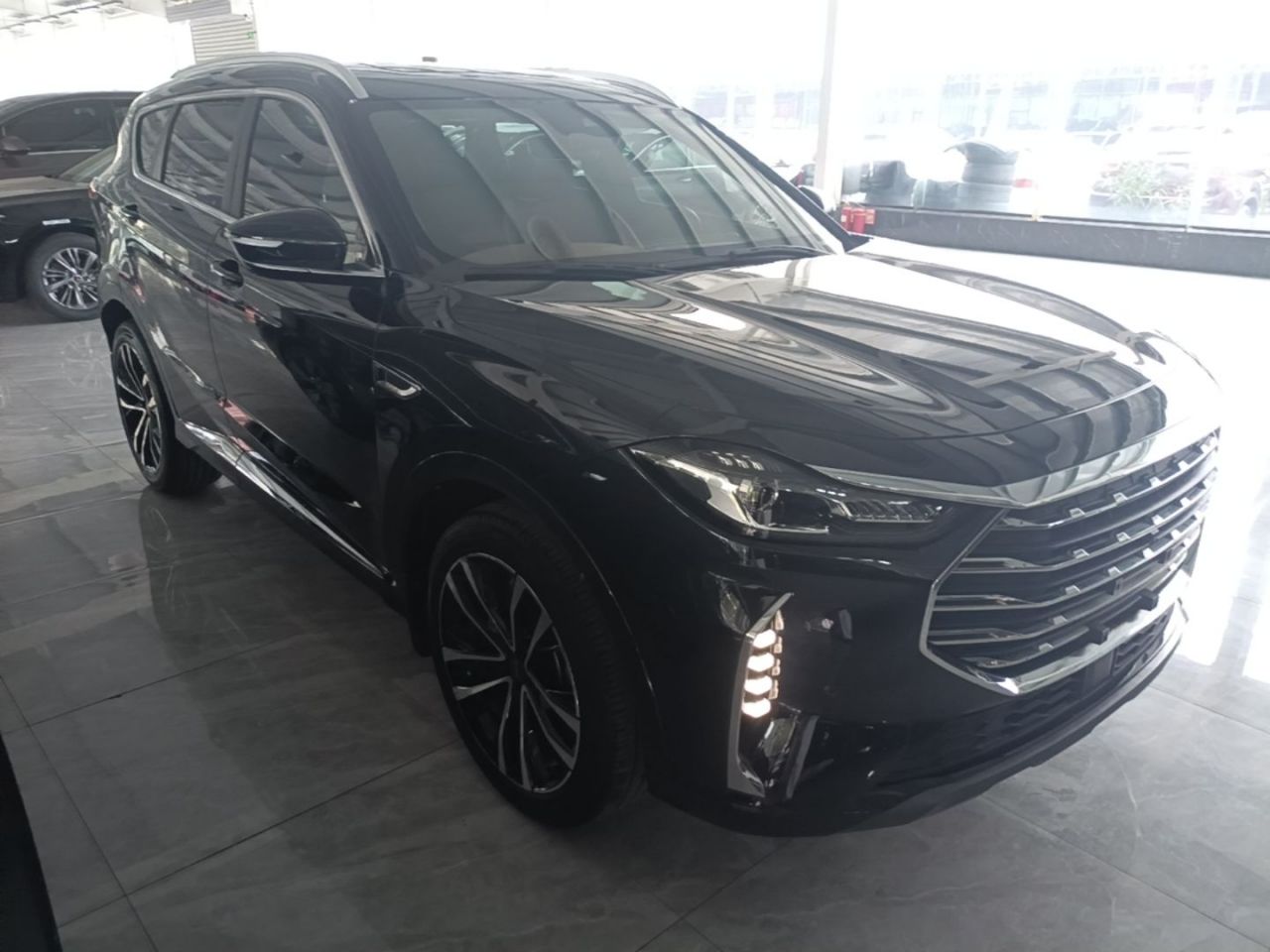 X70 PLUS 2021 1.6T DCT 5-Seater photo 5