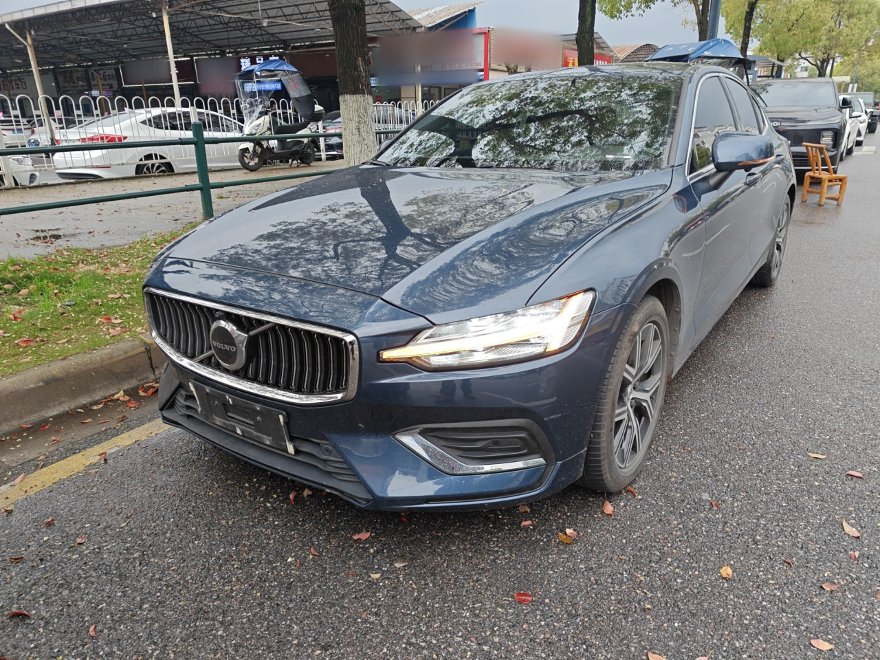 S60 2023 B4 Luxury