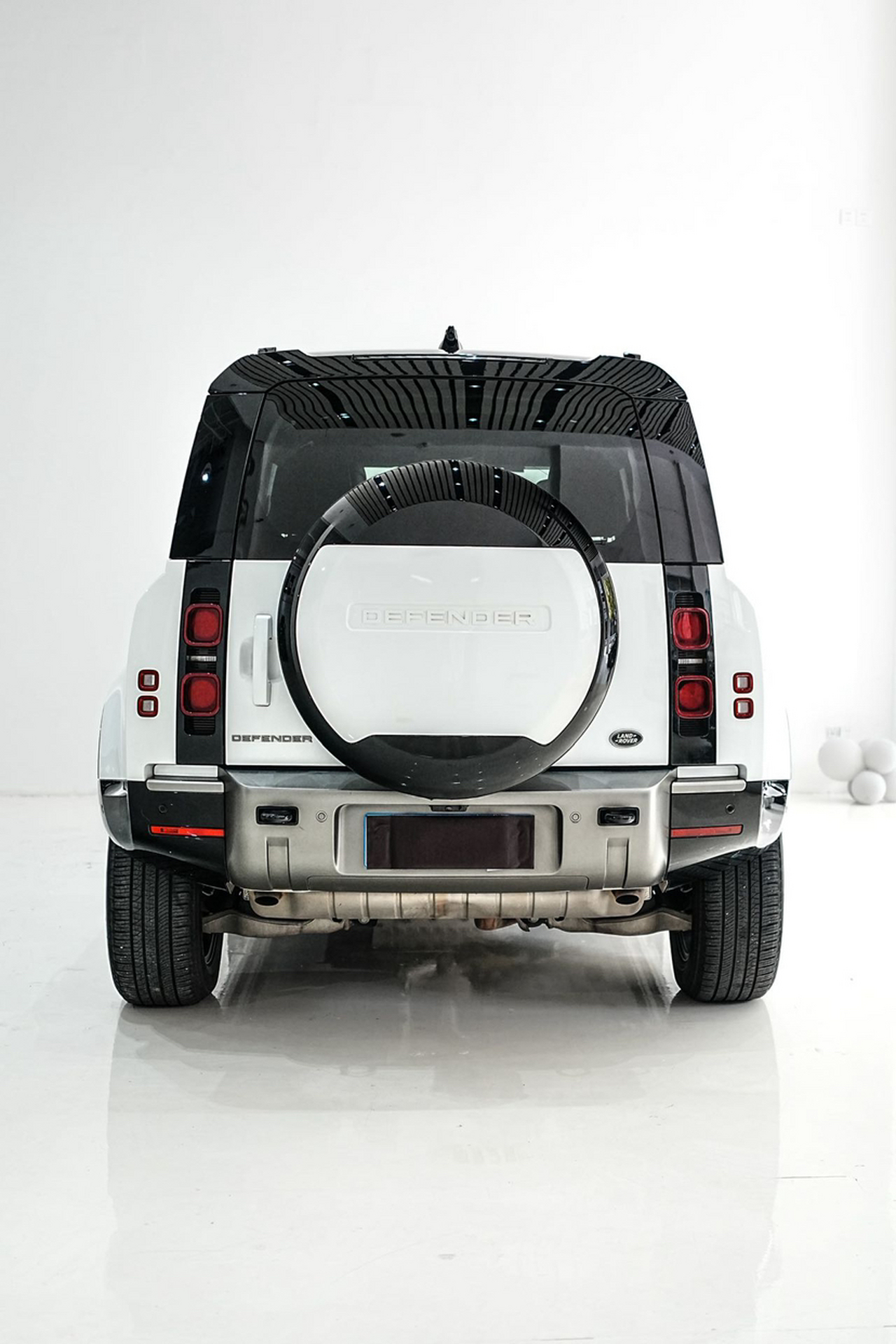 Defender 2024 110 3.0T P400 X-DYNAMIC HSE photo 4