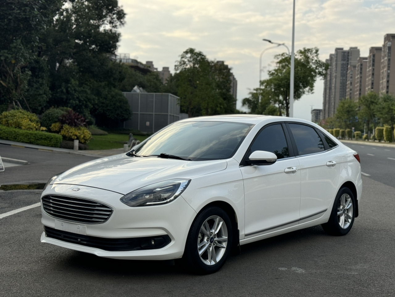 Escort 2019 Facelift 1.5L AT China VI