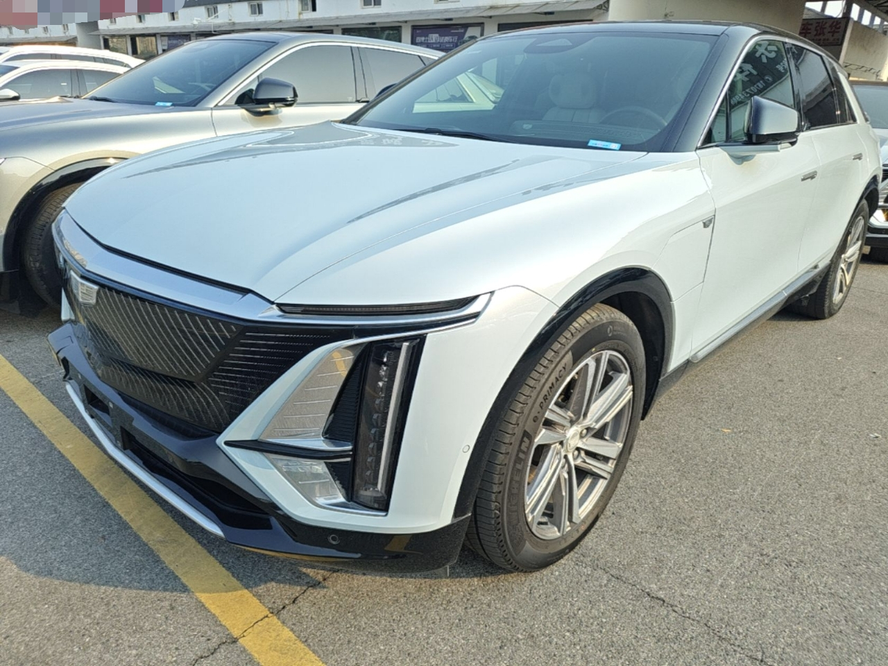 IQ 2022 RWD Long Range Luxury