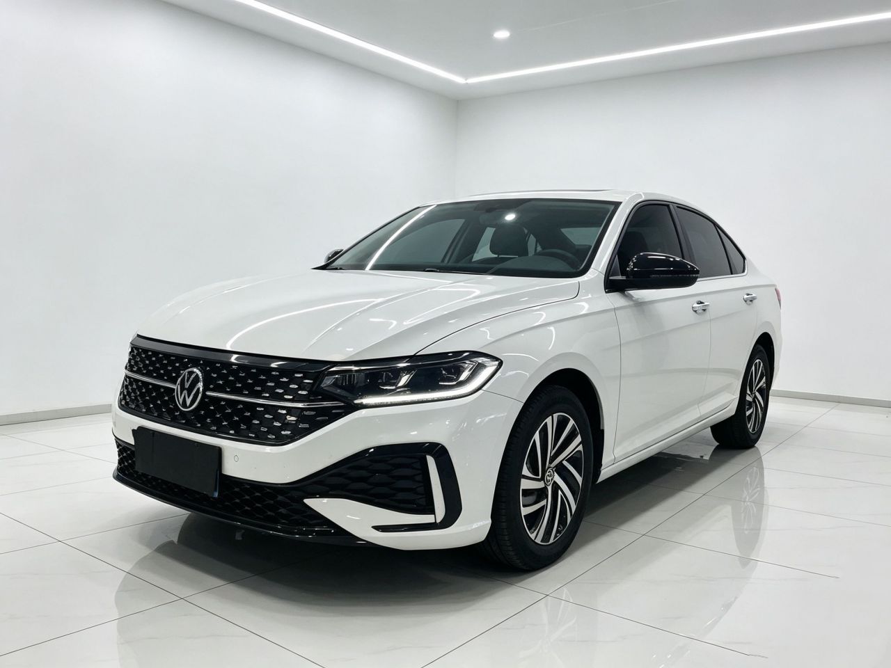 Lavida 2024 300TSI DSG Leading