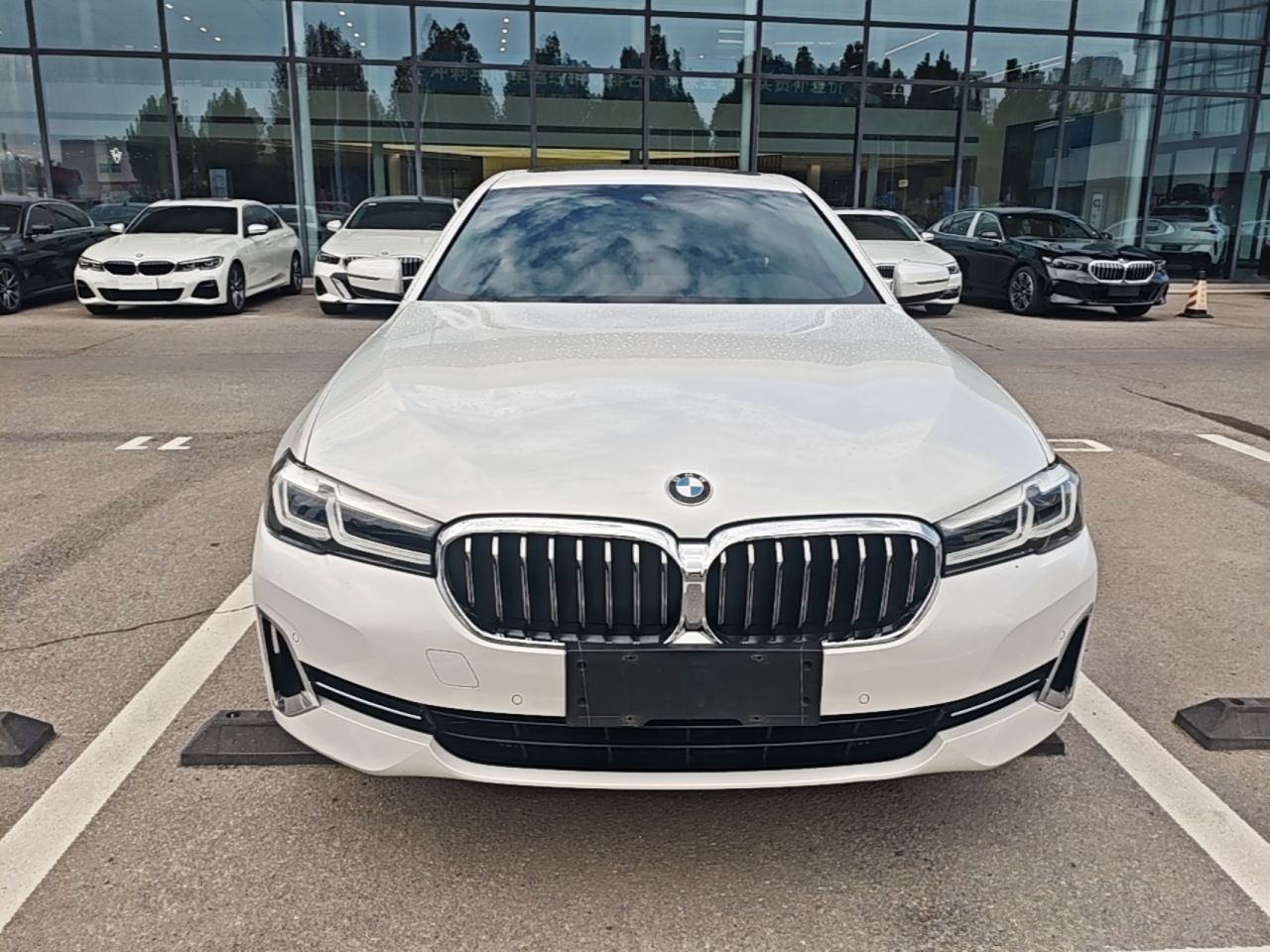 5 Series 2023 Facelift 530Li Leading Luxury photo 2