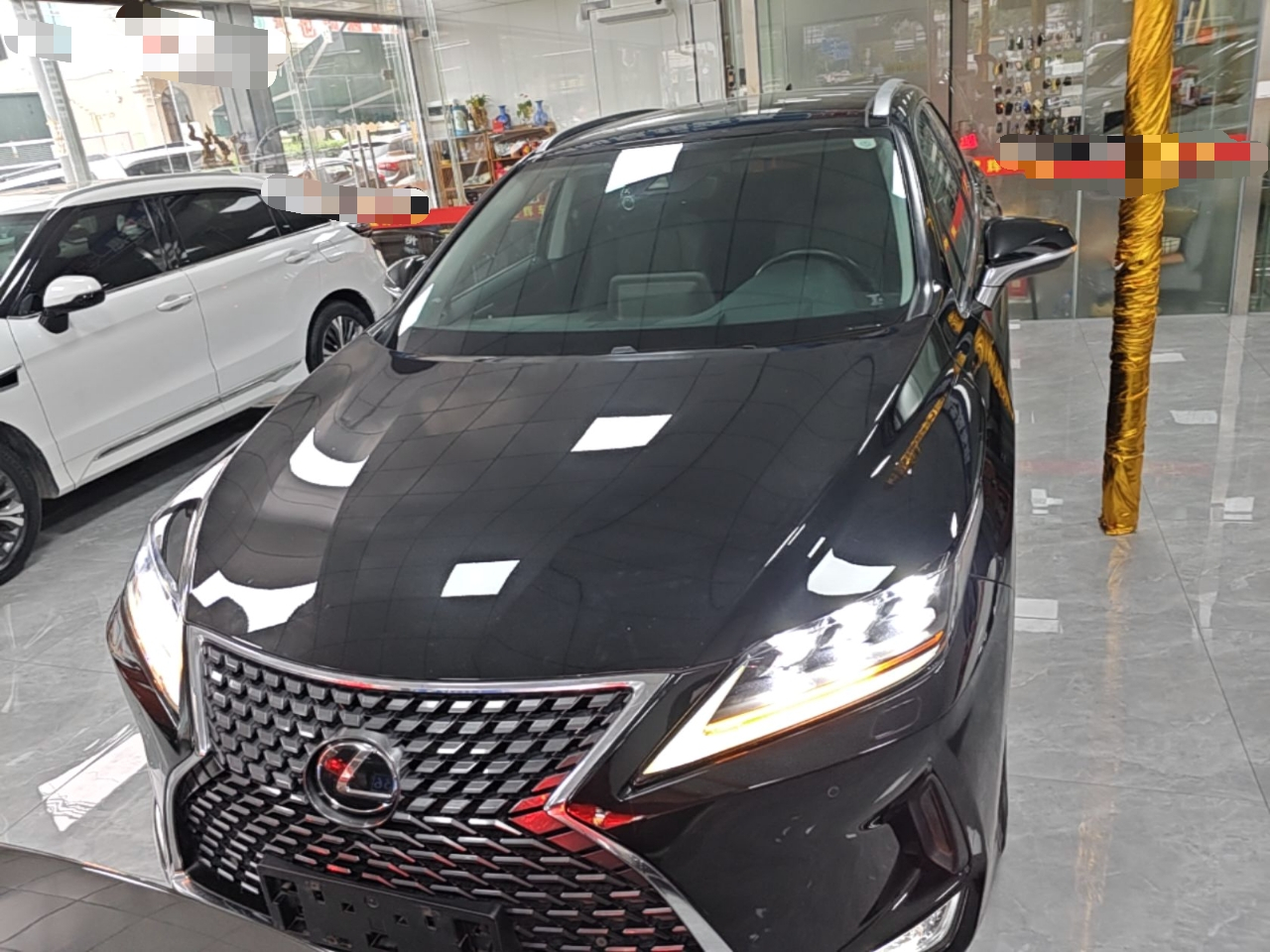 RX 2020 Facelift 300 AWD Elegant photo 2