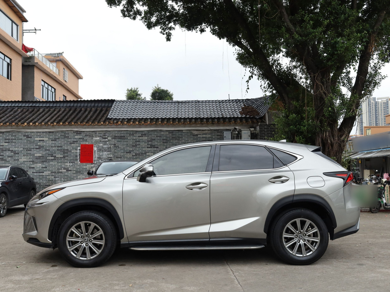 NX 2017 200 FWD photo 4