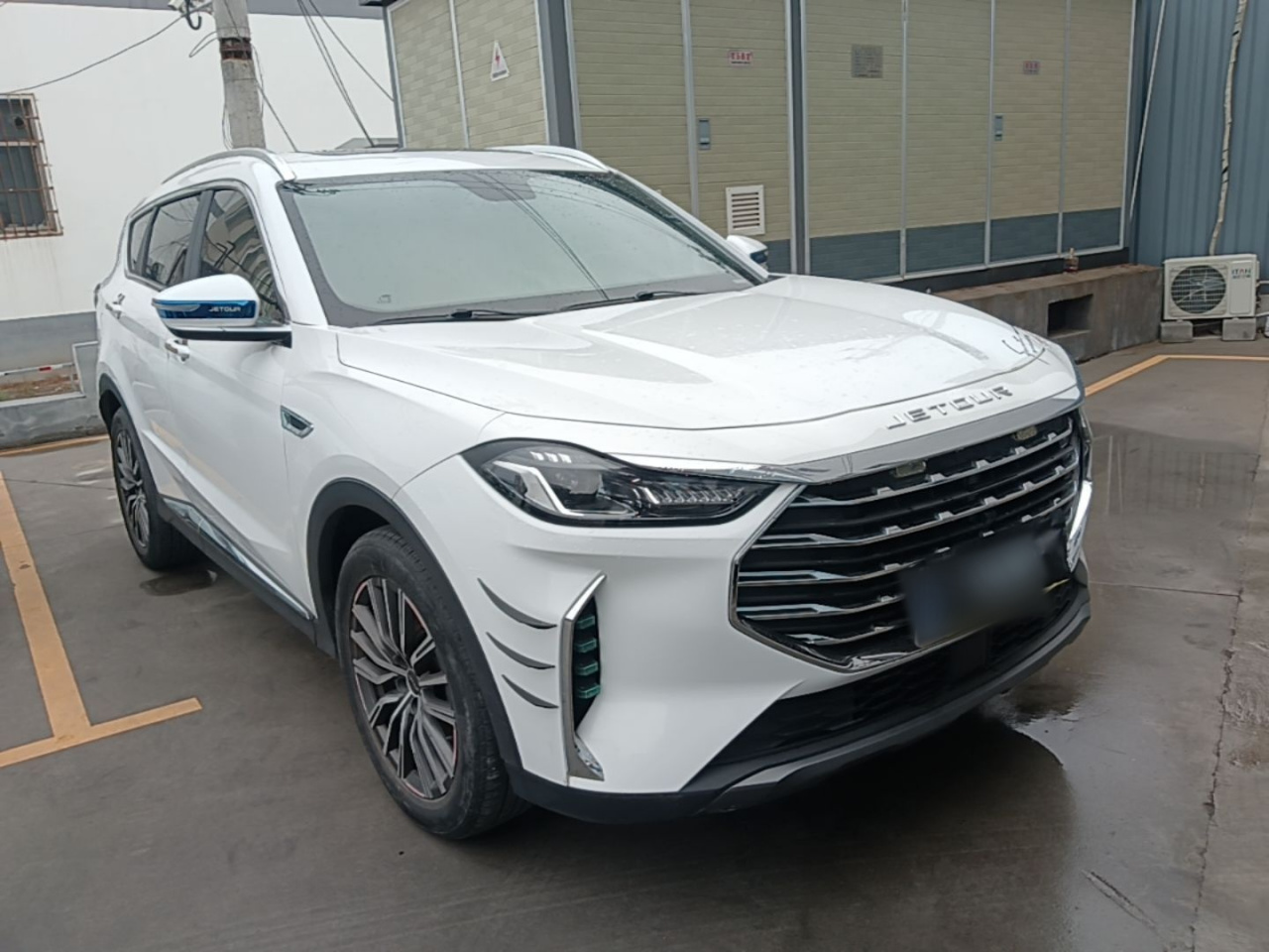 X70 PLUS 2023 1.5T DCTPRO 7-Seater photo 3