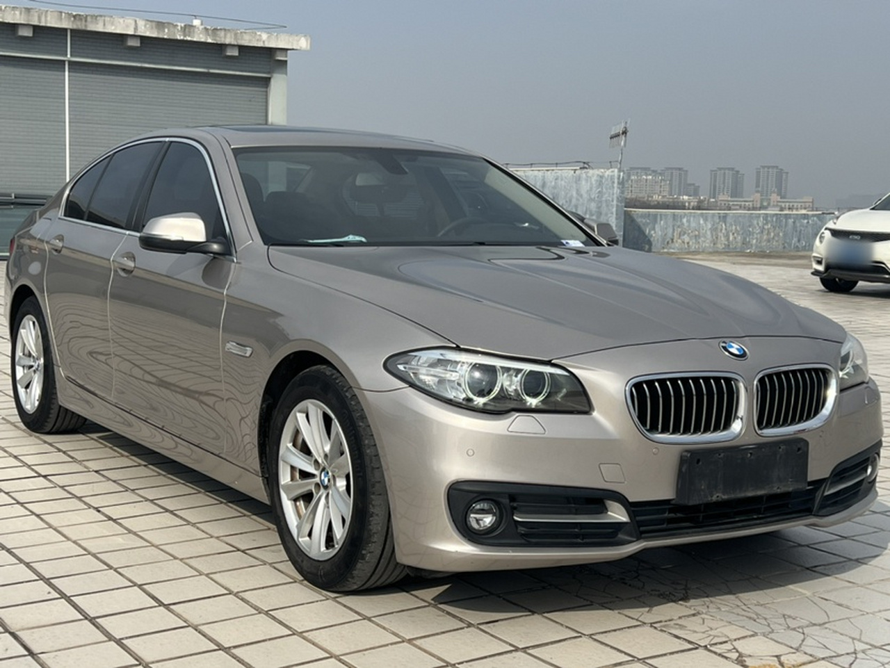 5 Series Imported 2015 520i photo 2