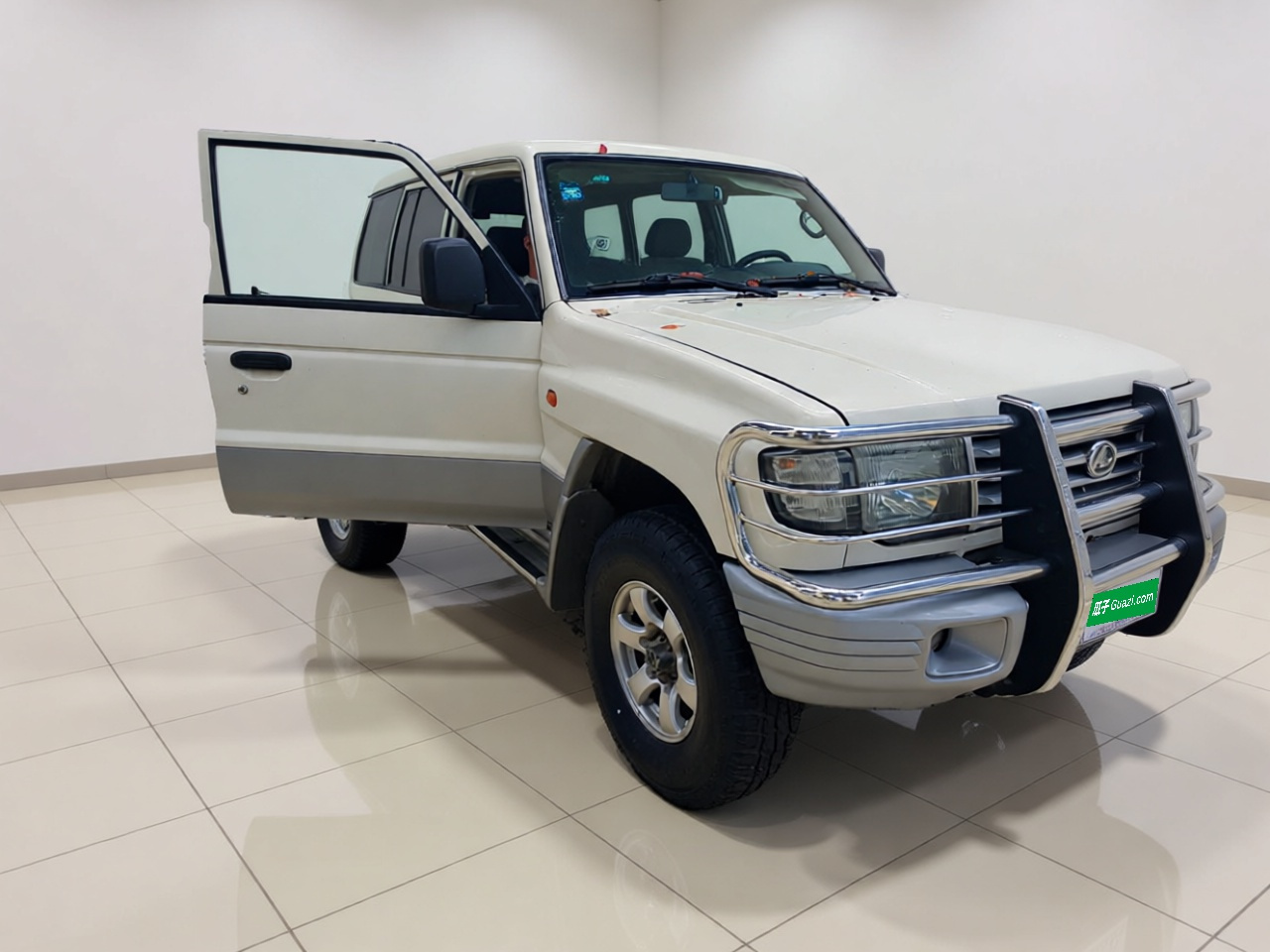 2013 2.2L MT RWD Standard photo 3