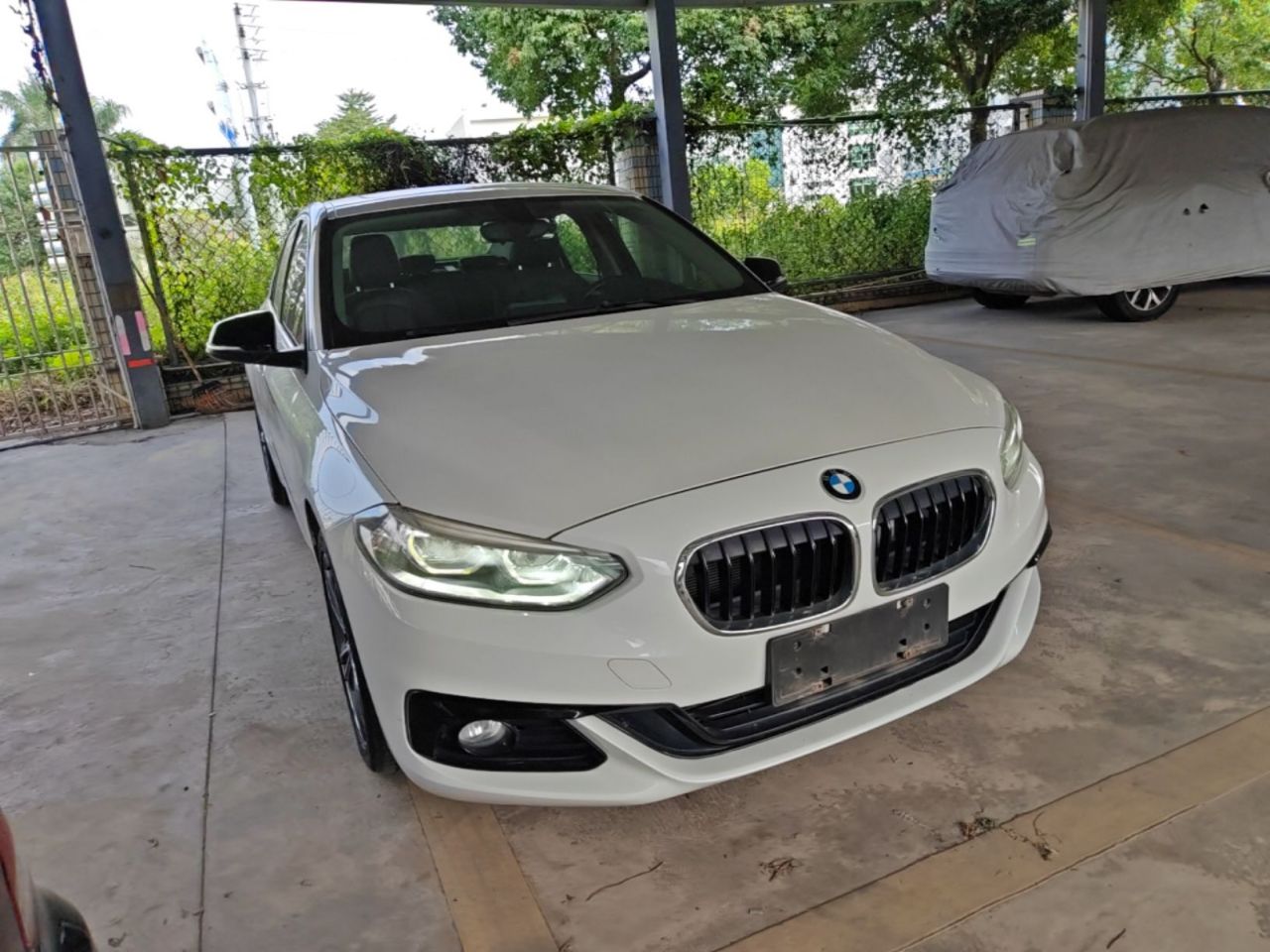 1 Series 2018 118i Sport photo 3