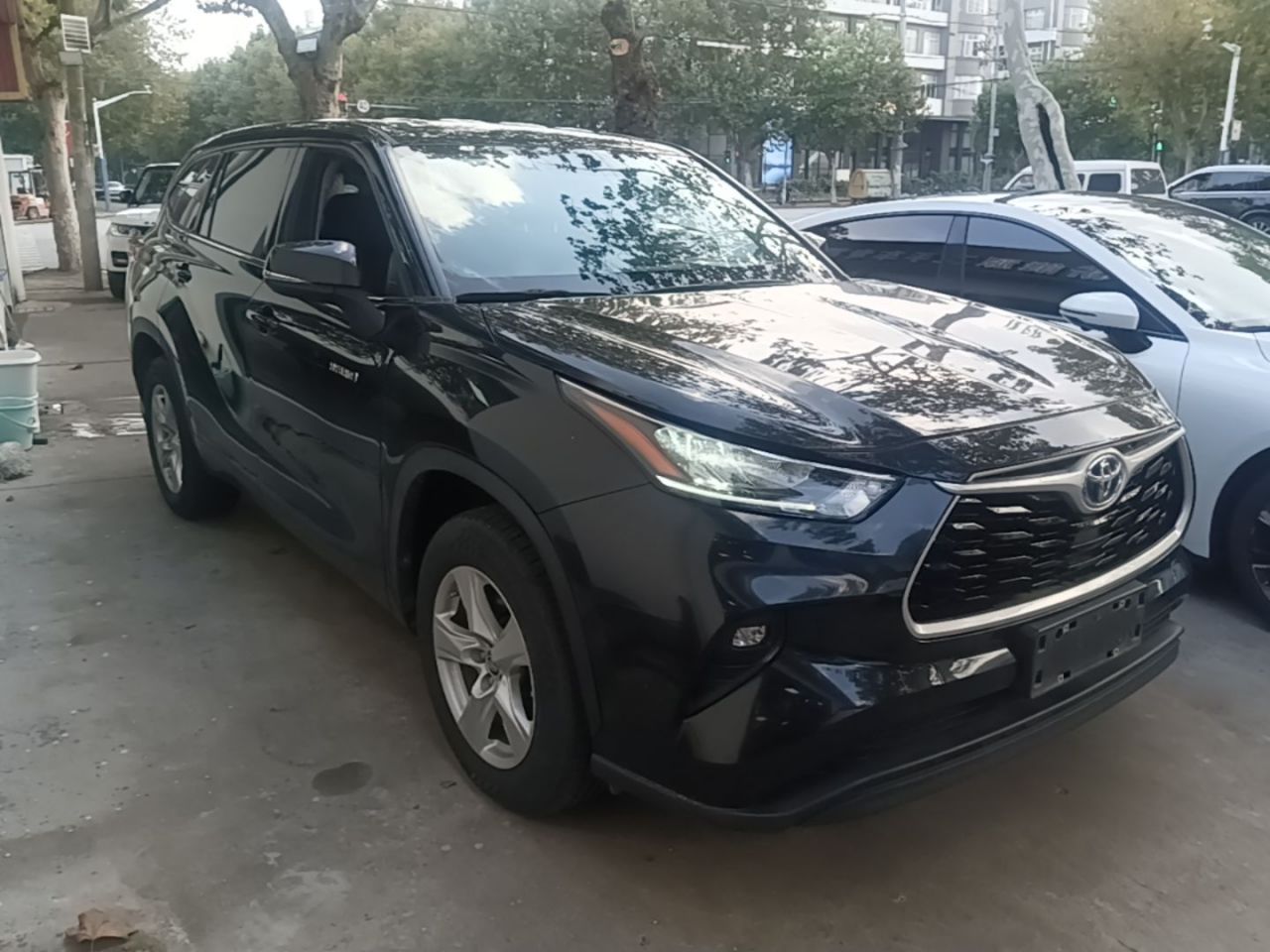 Highlander 2023 2.5L Smart Hybrid AWD Elite 7-Seater photo 3