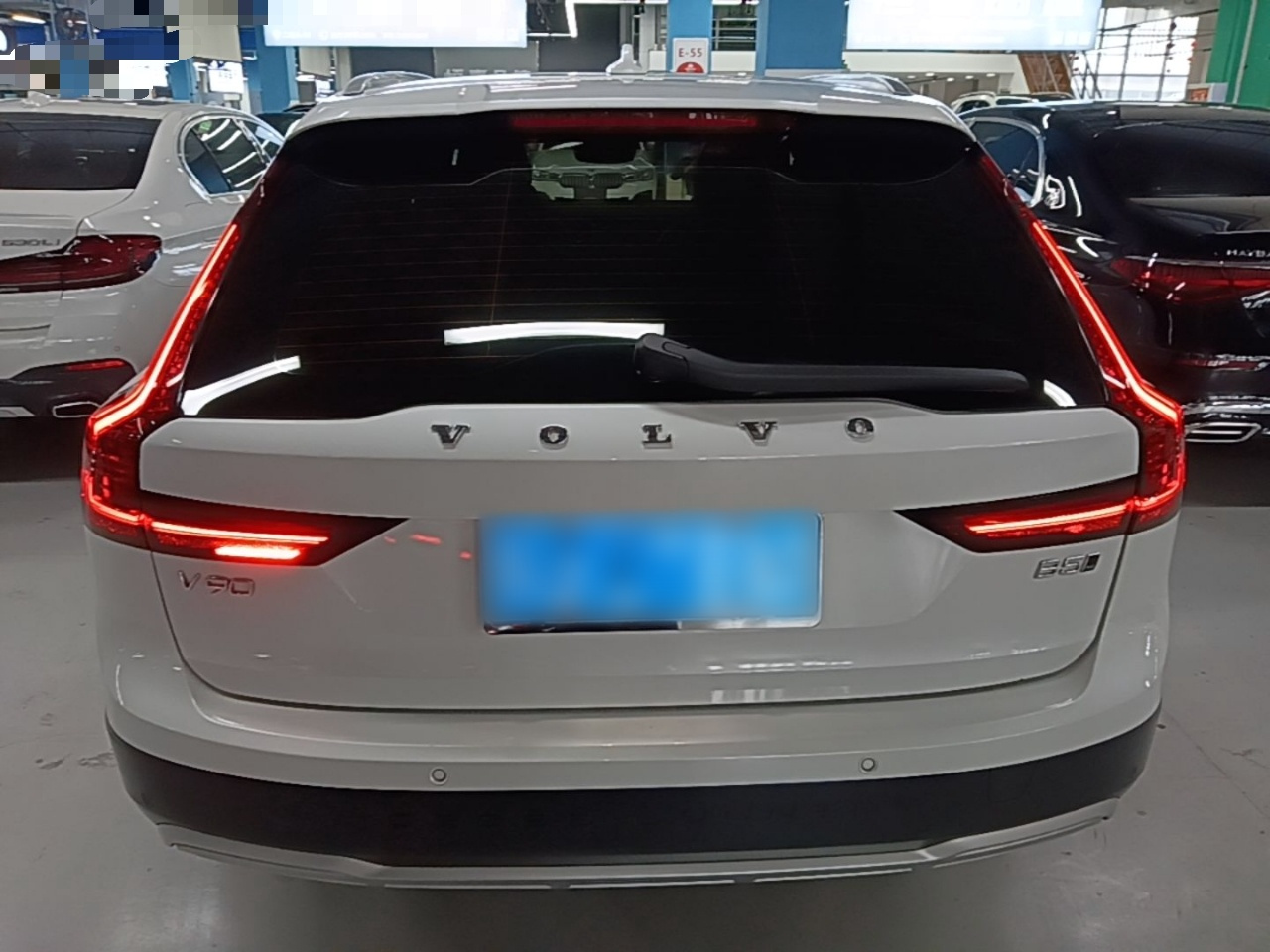 V90 2024 Cross Country B5 AWD photo 3